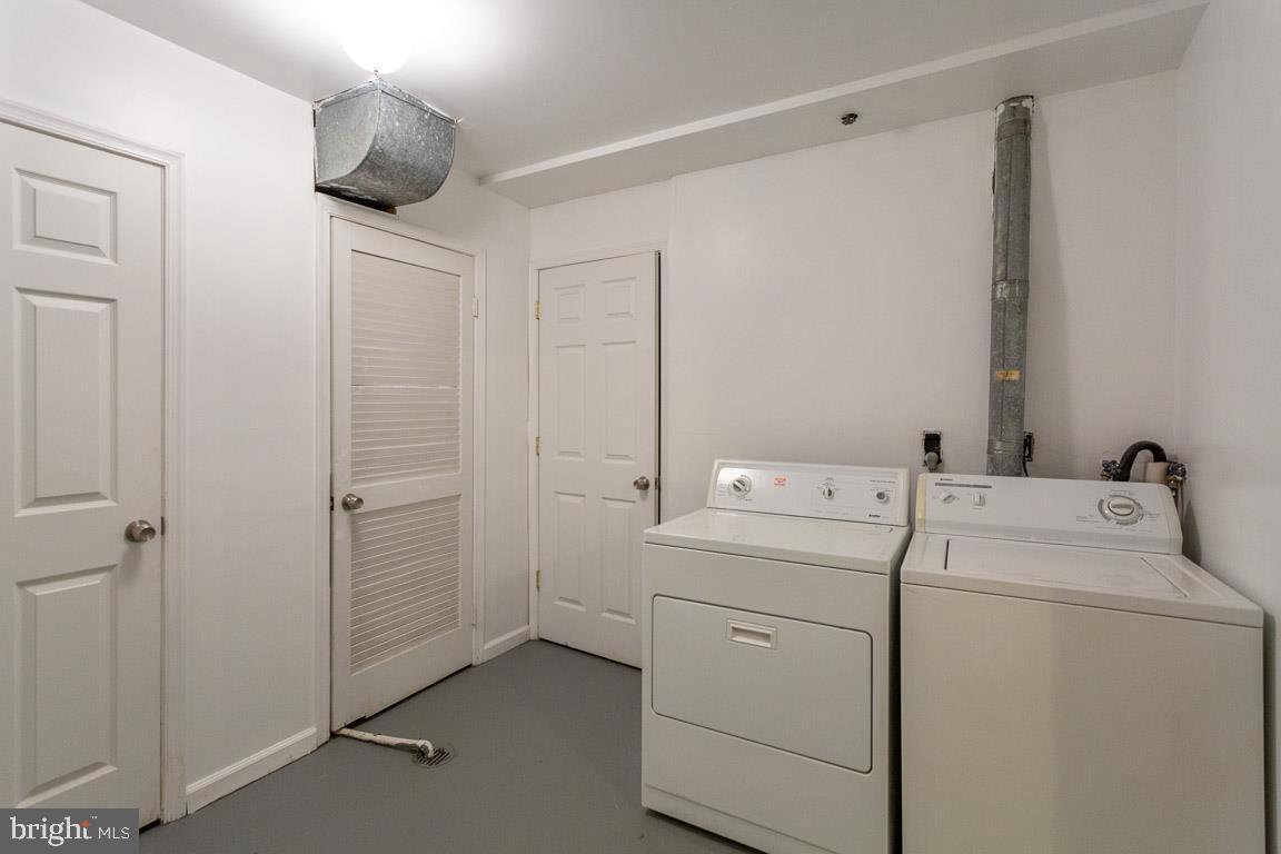 PINEWOOD HILL - Residential