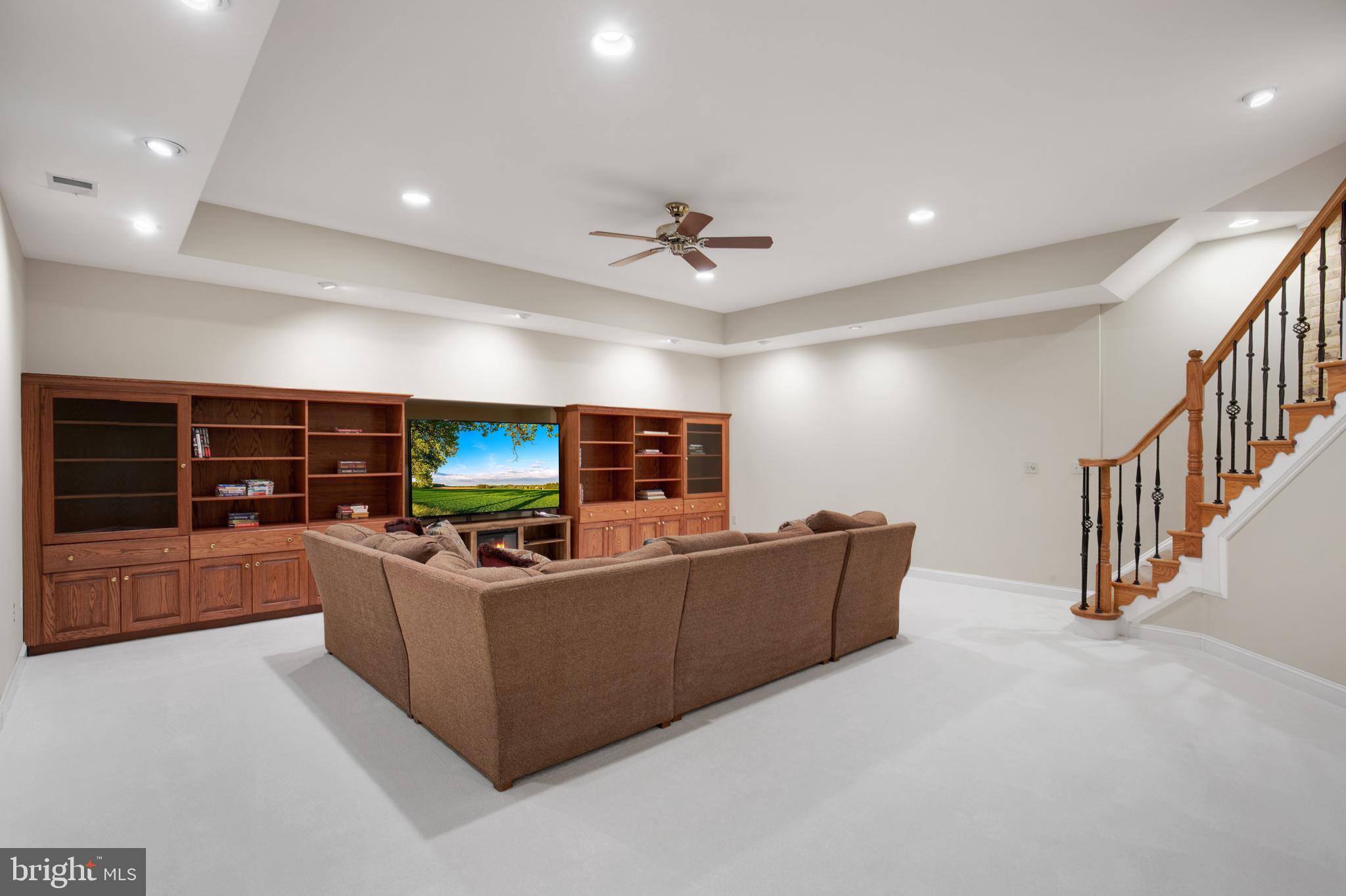 OAKMONT - Residential