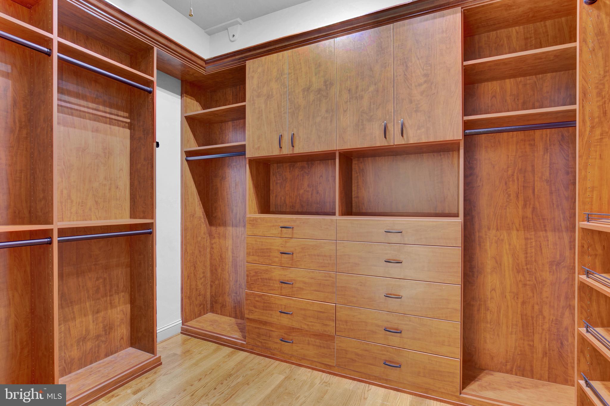 OAKMONT - Residential