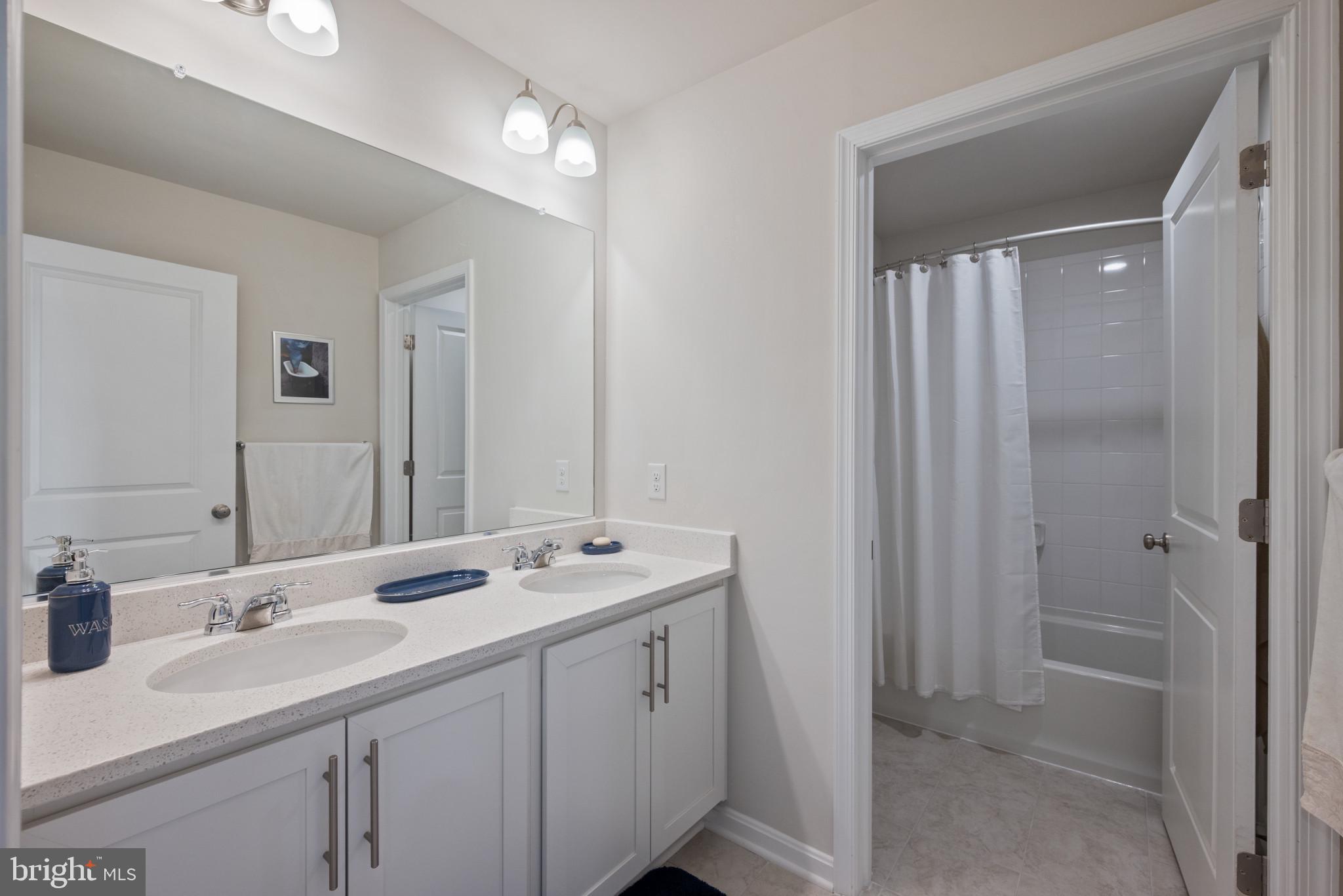 STONEGATE - Residential