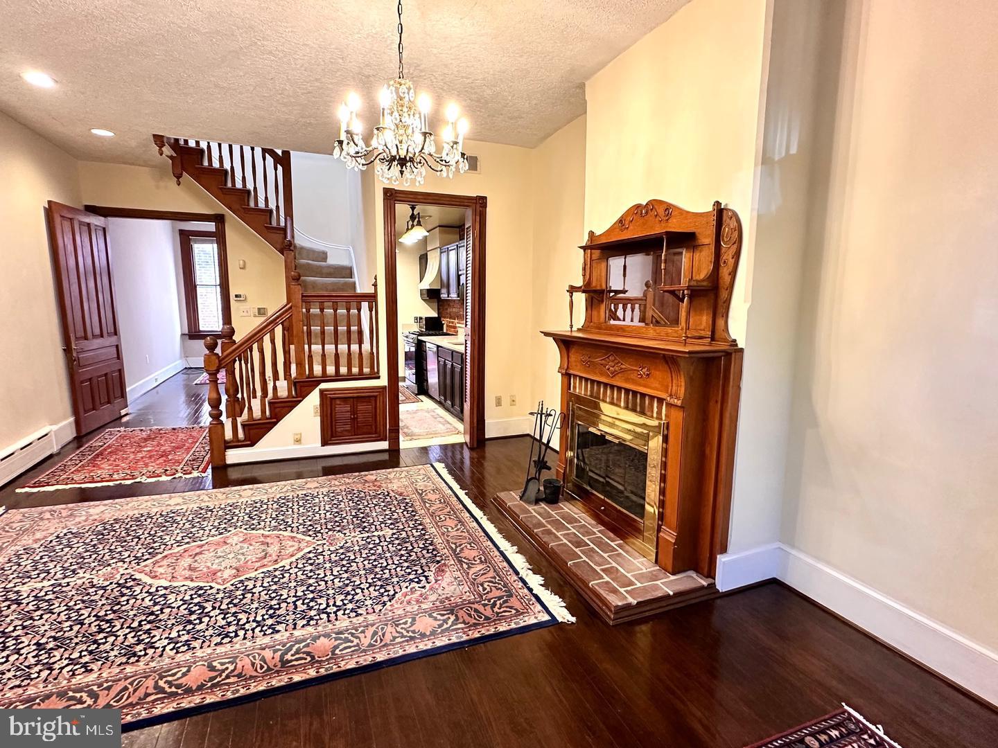 434 & 434 1/2 6TH STREET NE
