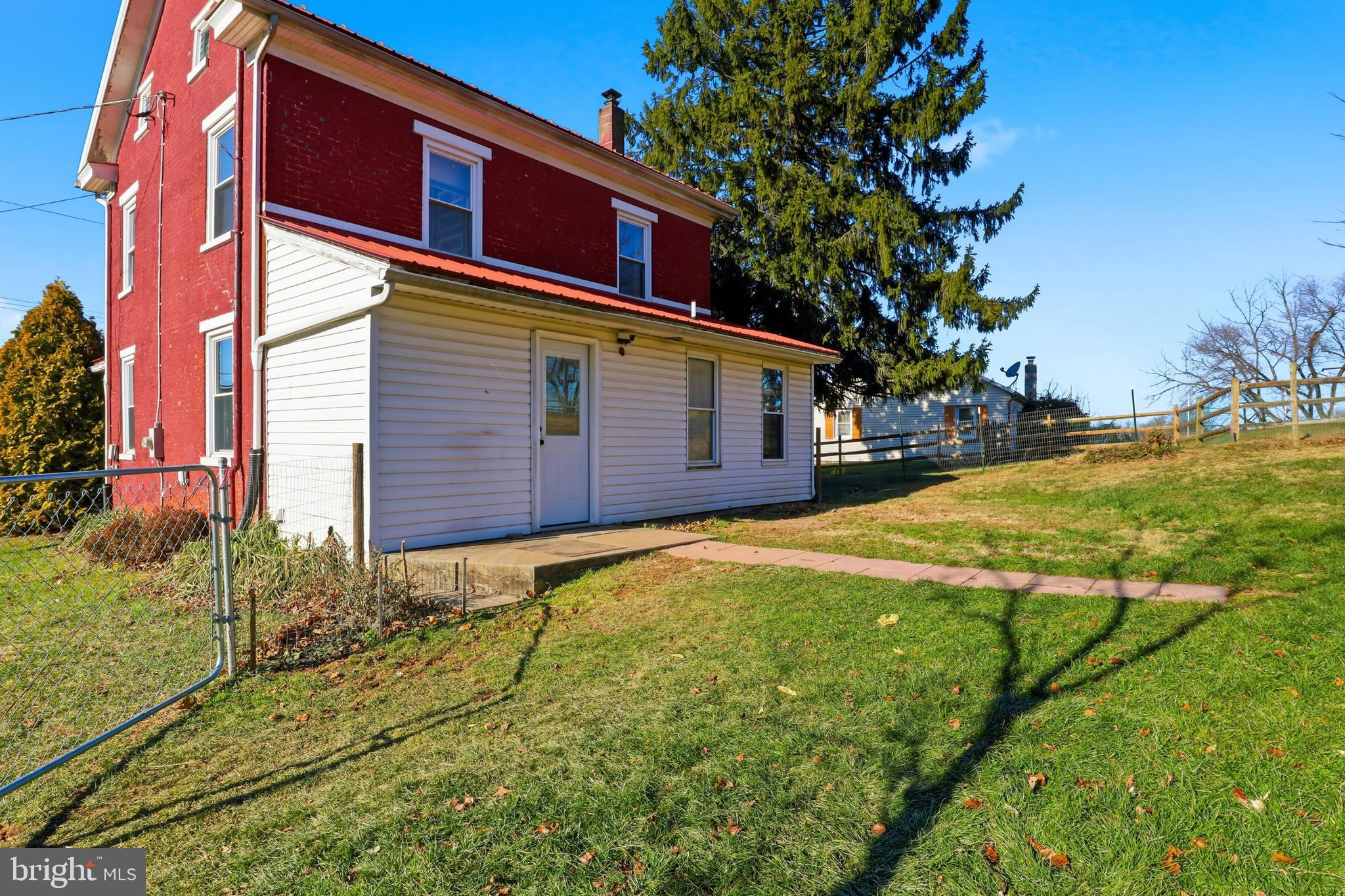 ABBOTTSTOWN - Residential