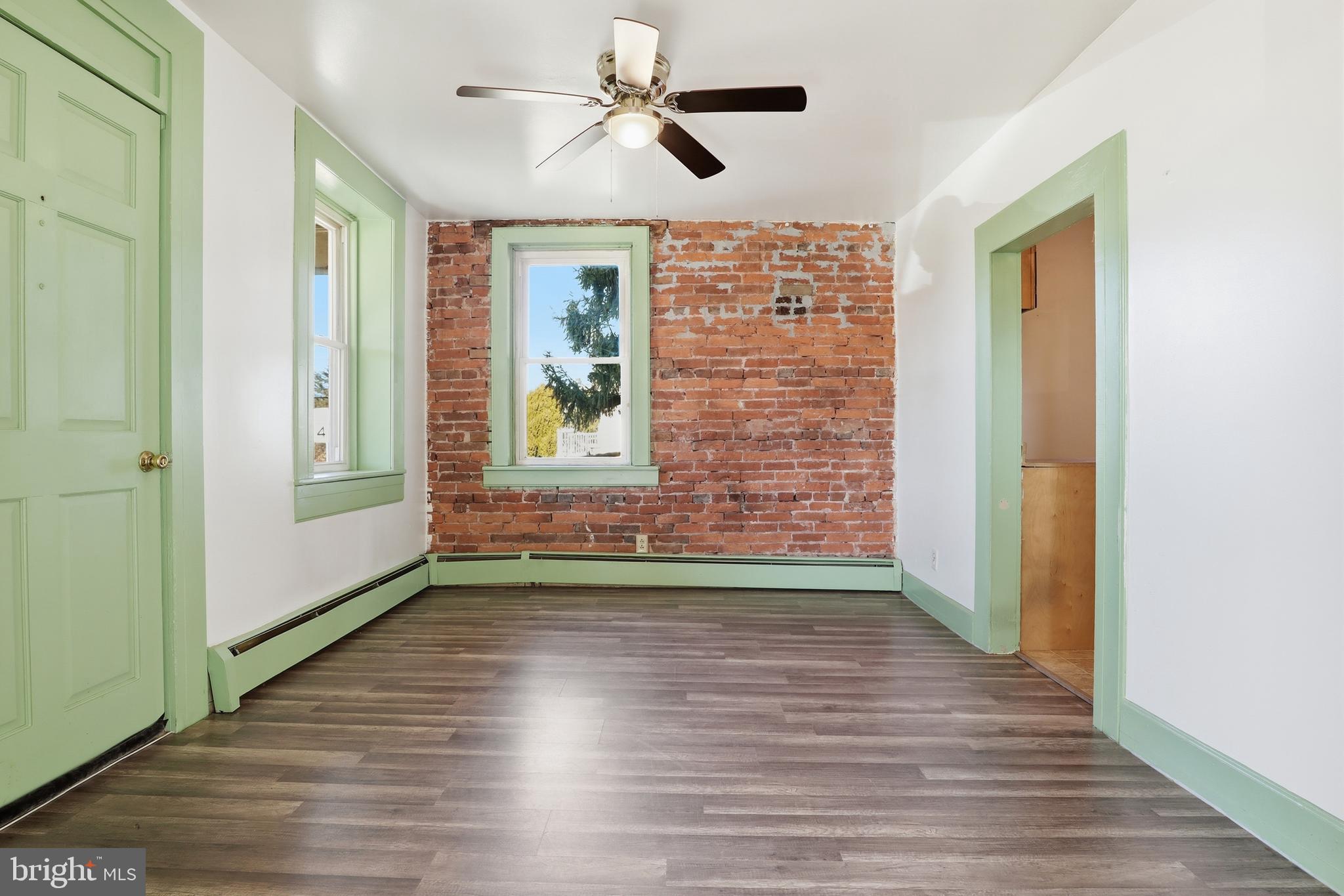 ABBOTTSTOWN - Residential