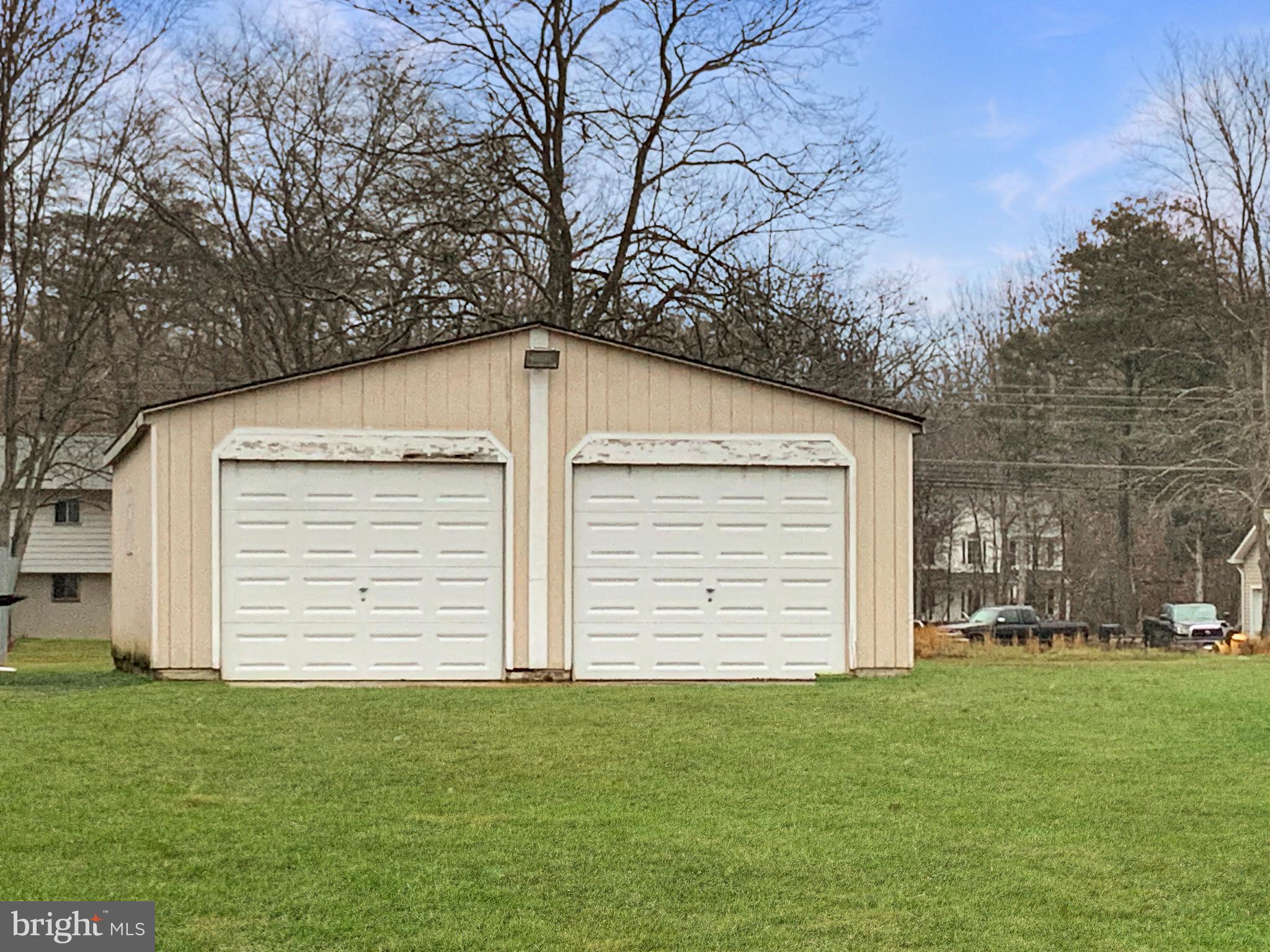 POMFRET ESTATES - Residential