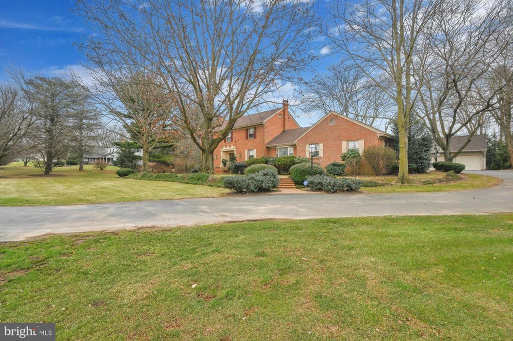 Photo of 502 E SPRUCE ST, NEW HOLLAND, PA 17557 (MLS # PALA2029740)