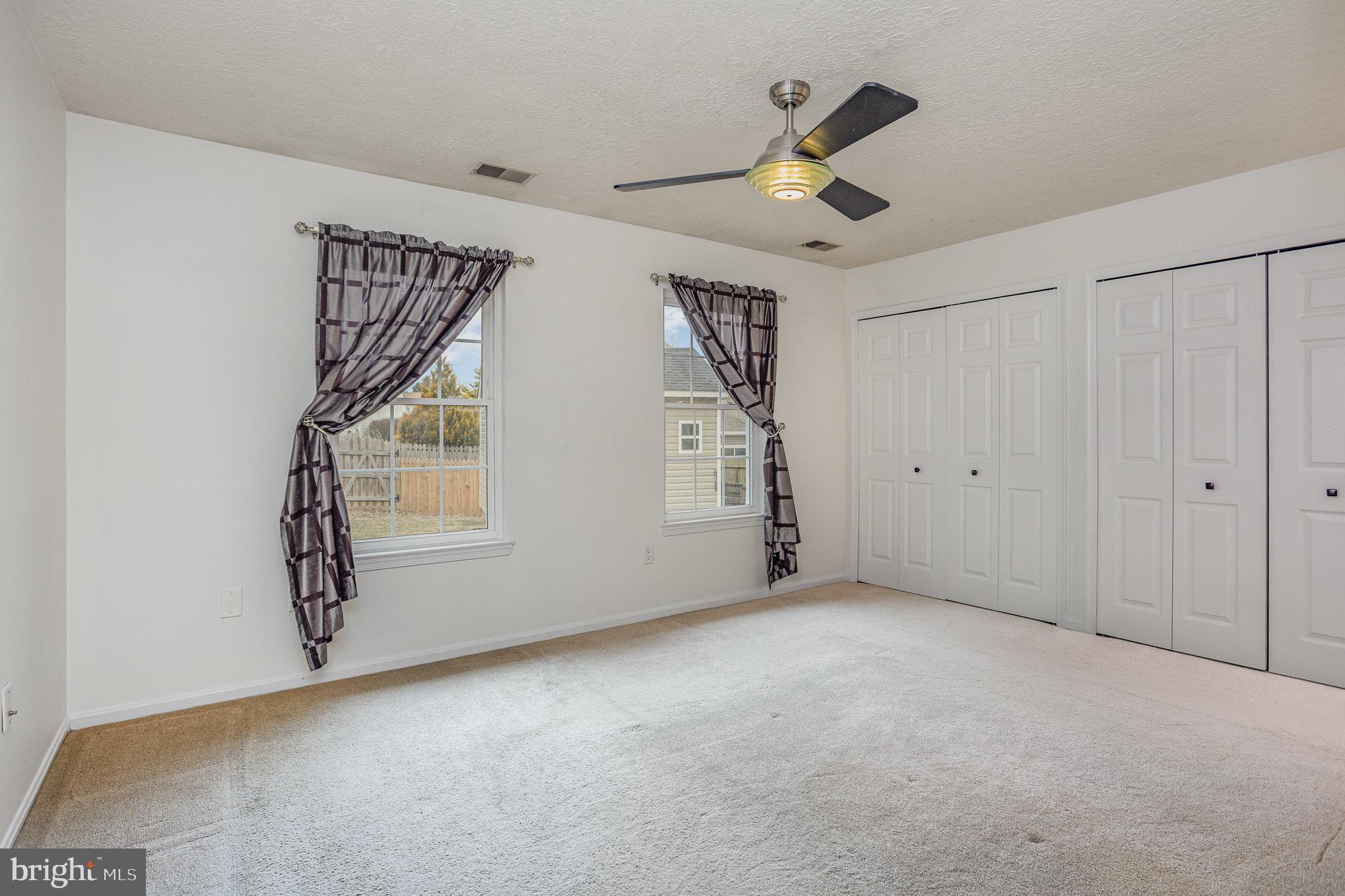 OAKS OF HARFORD - Residential