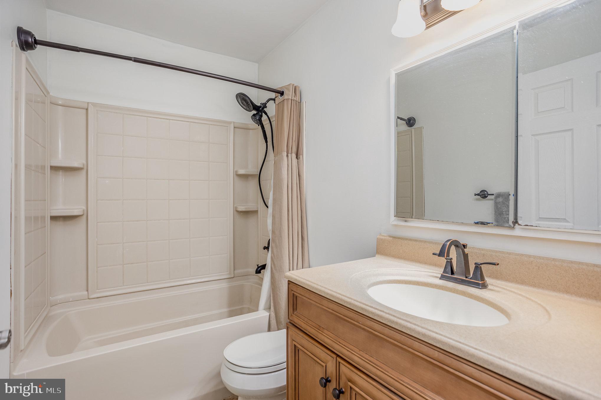 OAKS OF HARFORD - Residential