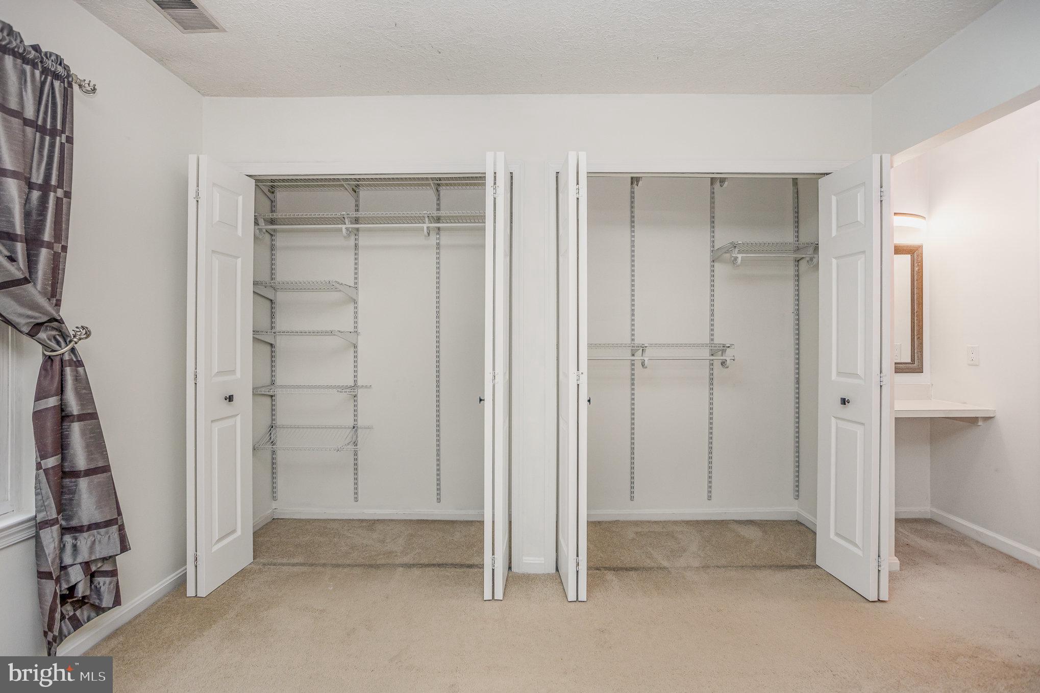 OAKS OF HARFORD - Residential