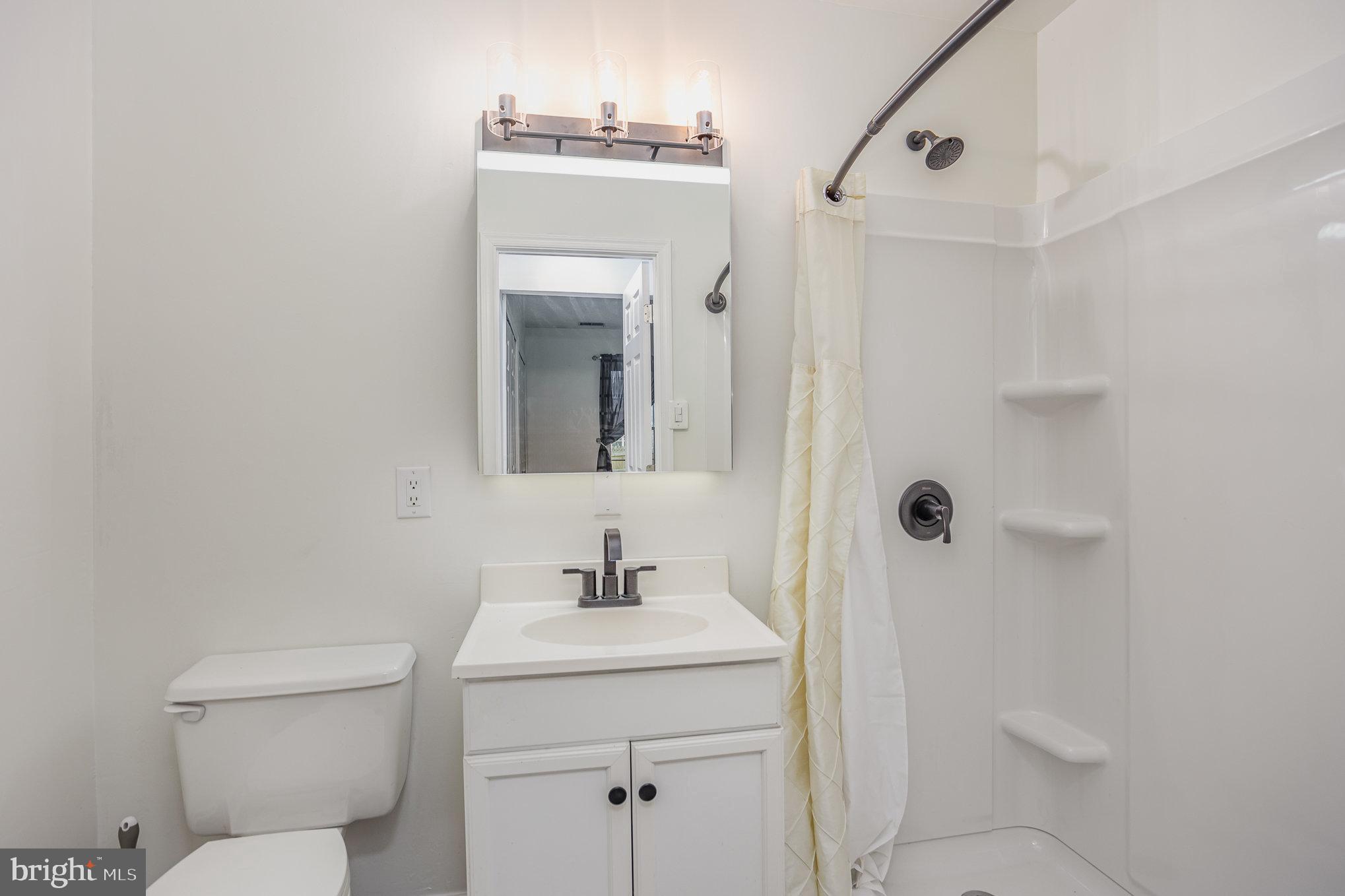 OAKS OF HARFORD - Residential