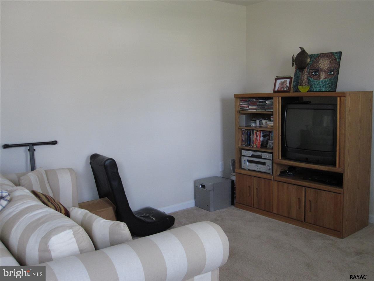 SOUTH POINTE II - Residential