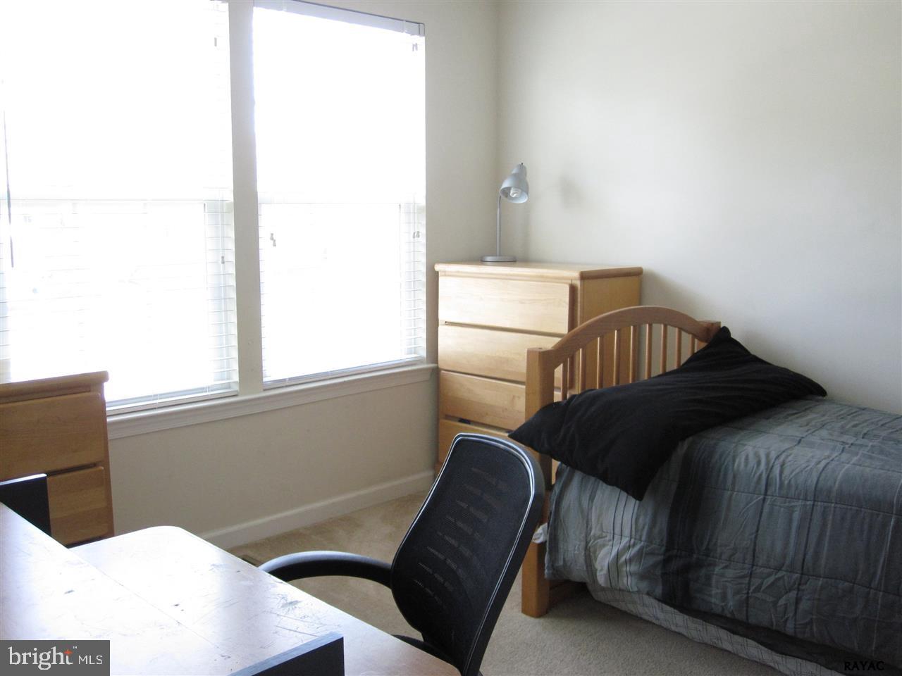 SOUTH POINTE II - Residential
