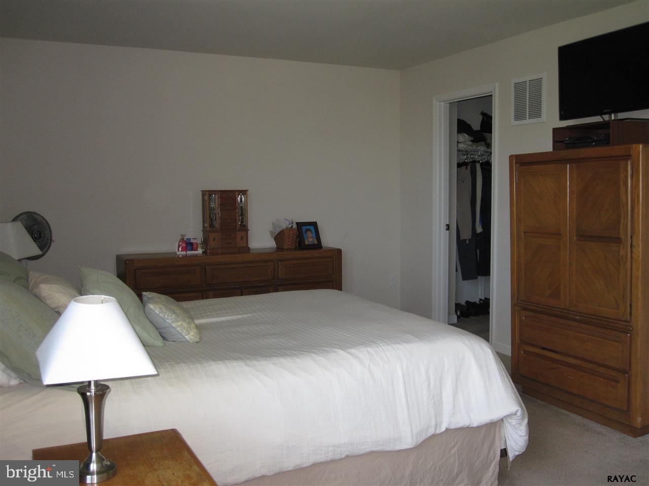 SOUTH POINTE II - Residential