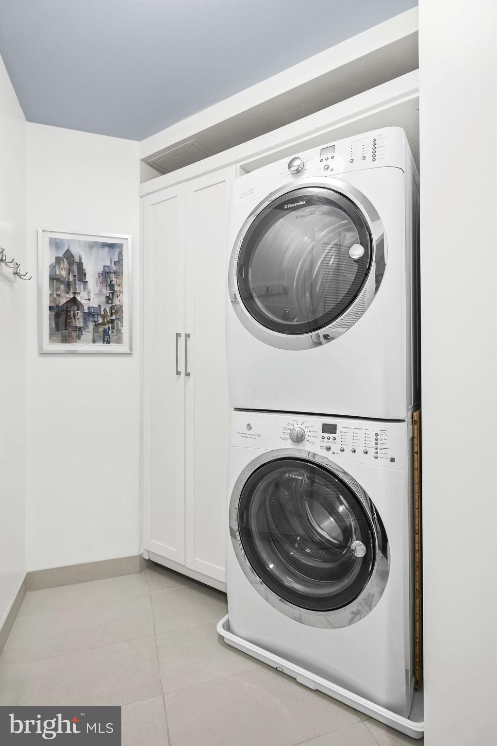 DOWNTOWN BETHESDA - Residential