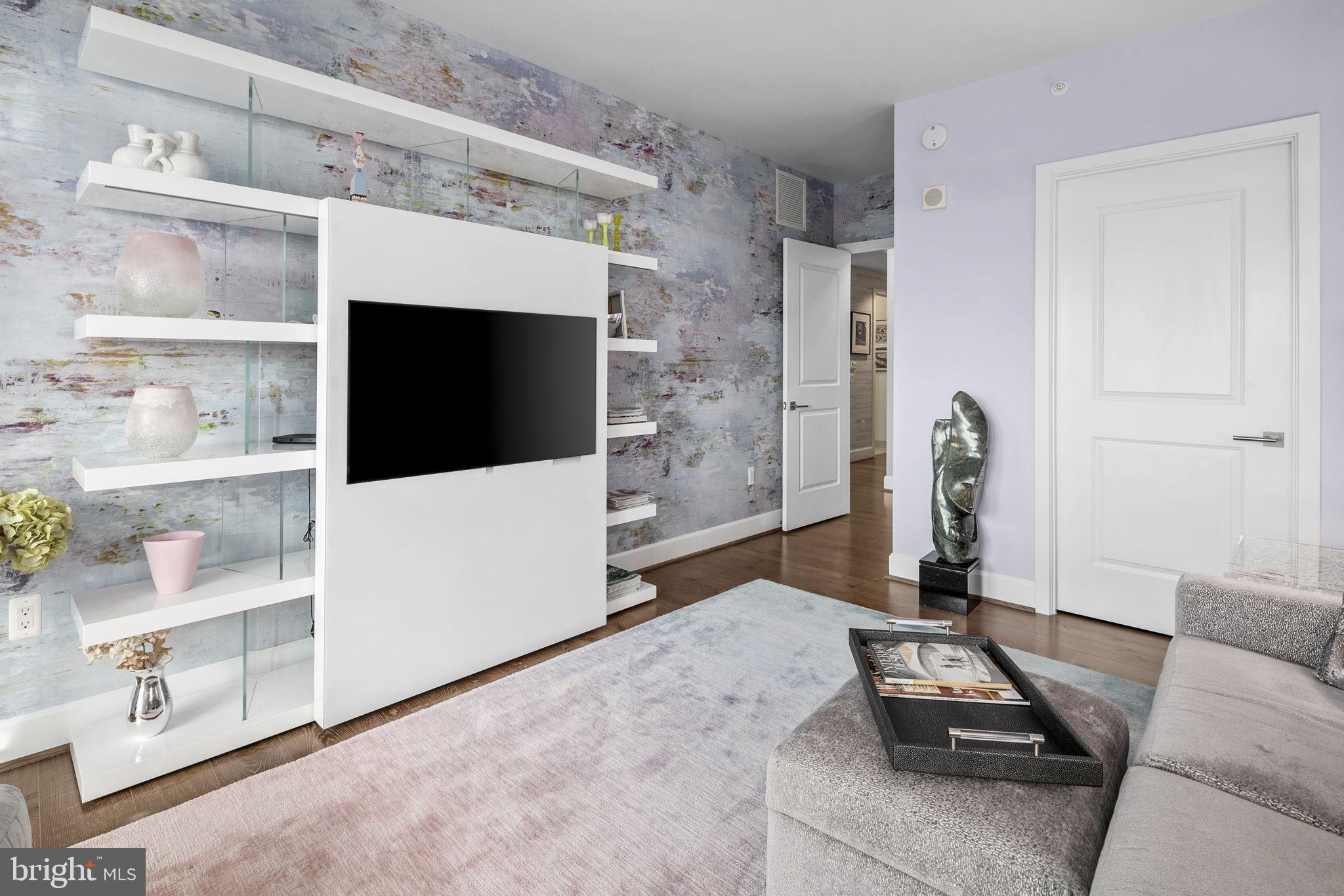 DOWNTOWN BETHESDA - Residential