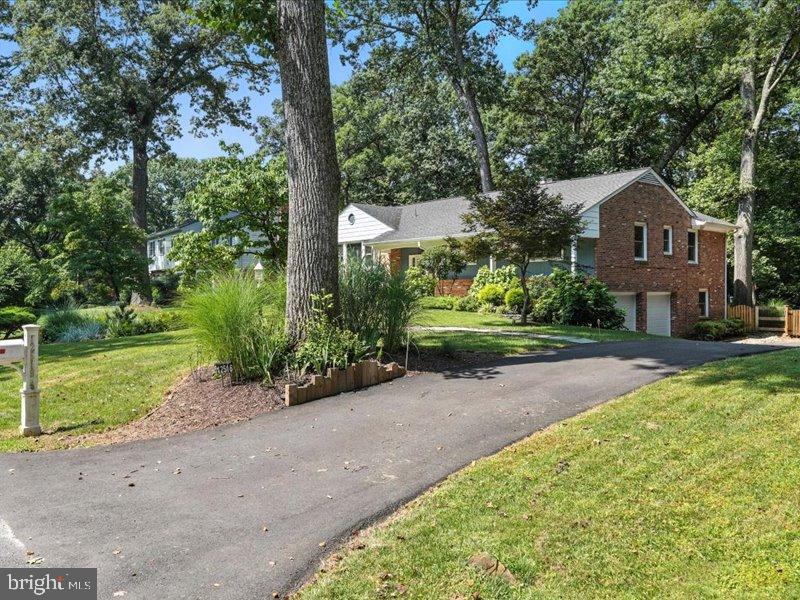 12516 TWO FARM DRIVE