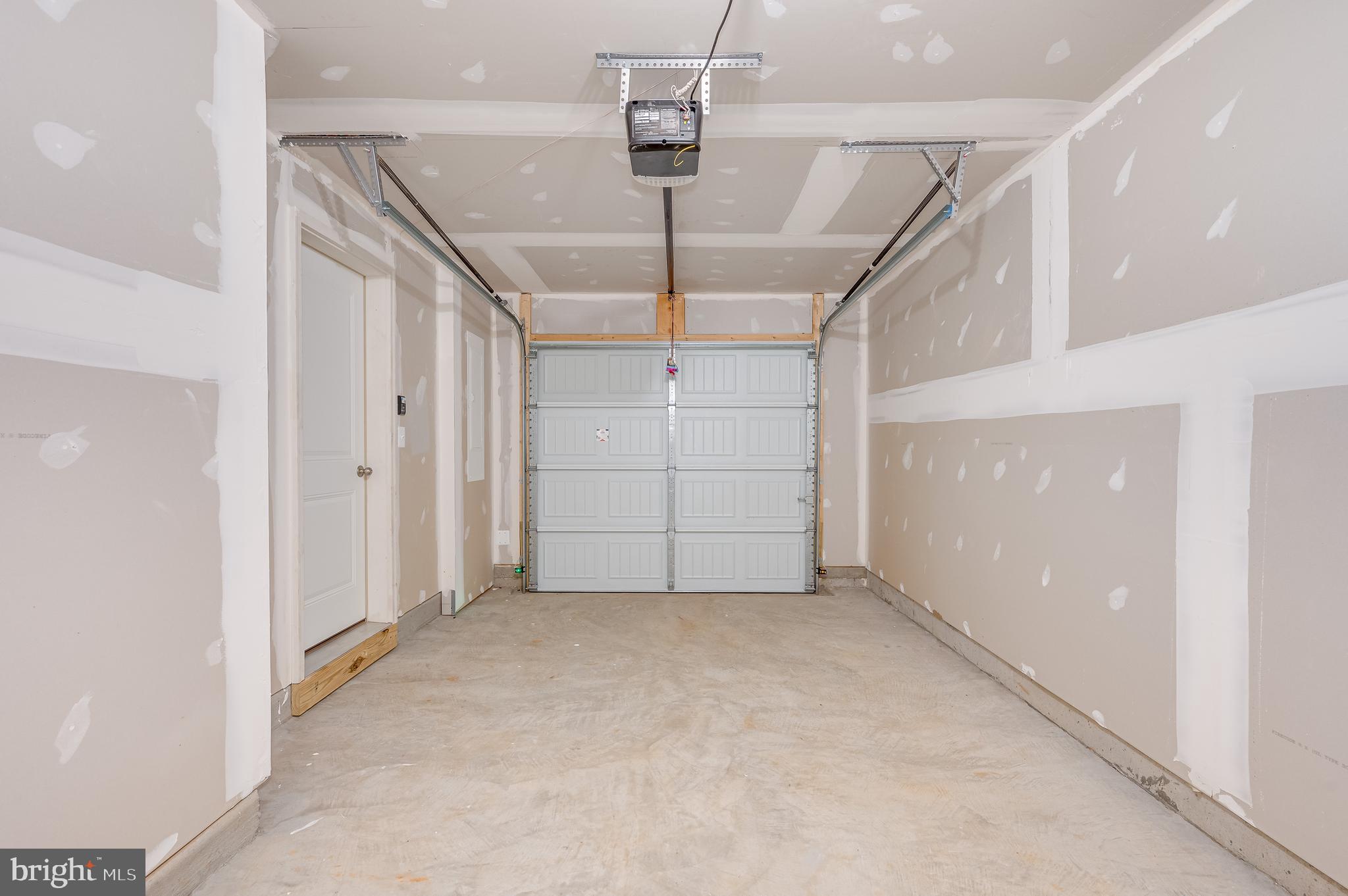 OVERLOOK AT RIVERSIDE TOWNHOMES - Residential Lease