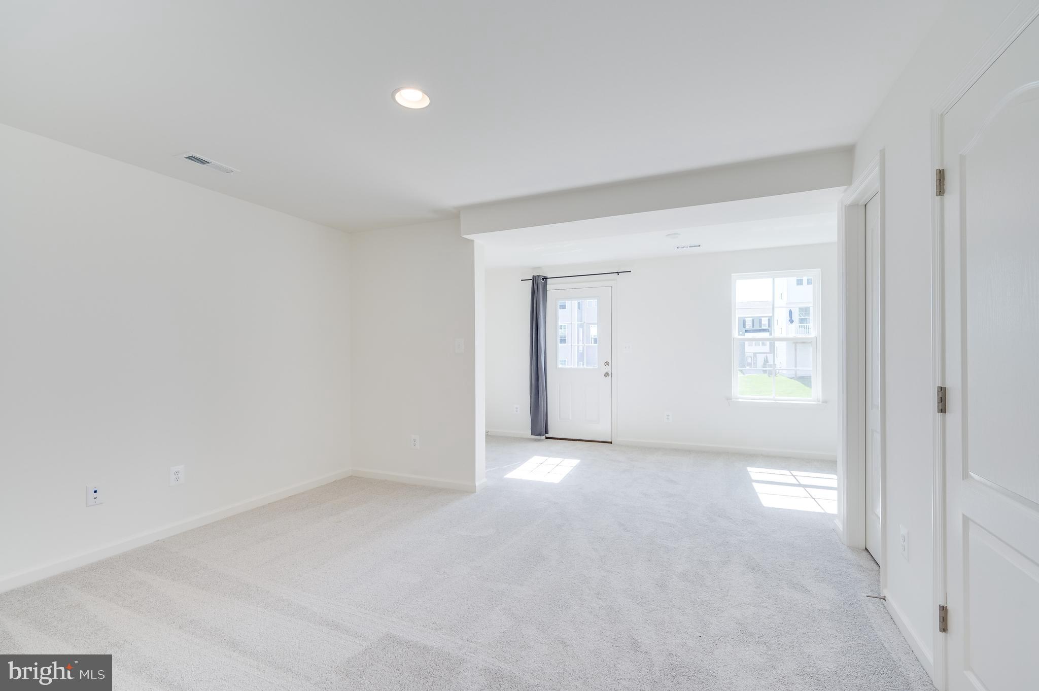 OVERLOOK AT RIVERSIDE TOWNHOMES - Residential Lease