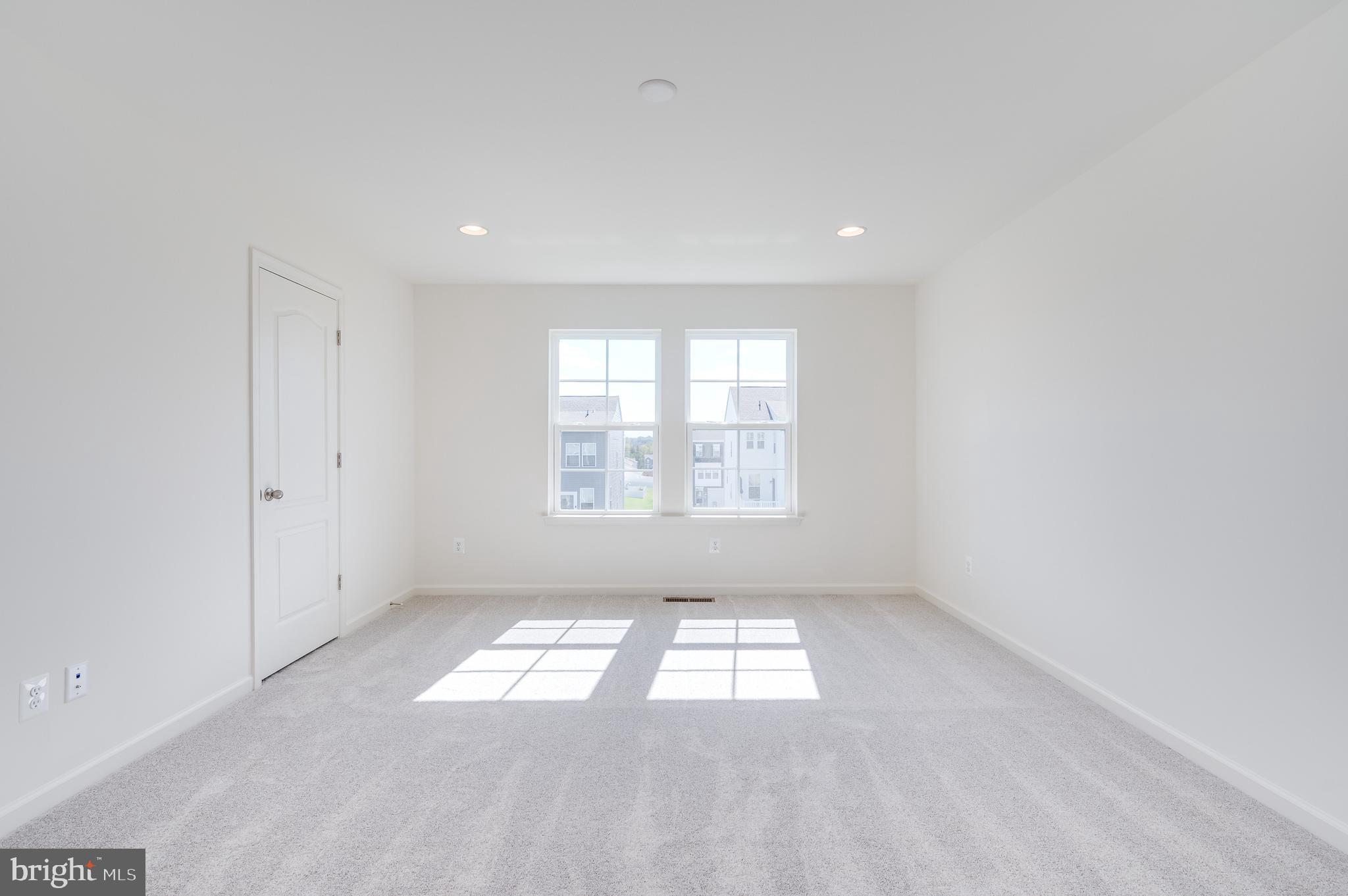 OVERLOOK AT RIVERSIDE TOWNHOMES - Residential Lease