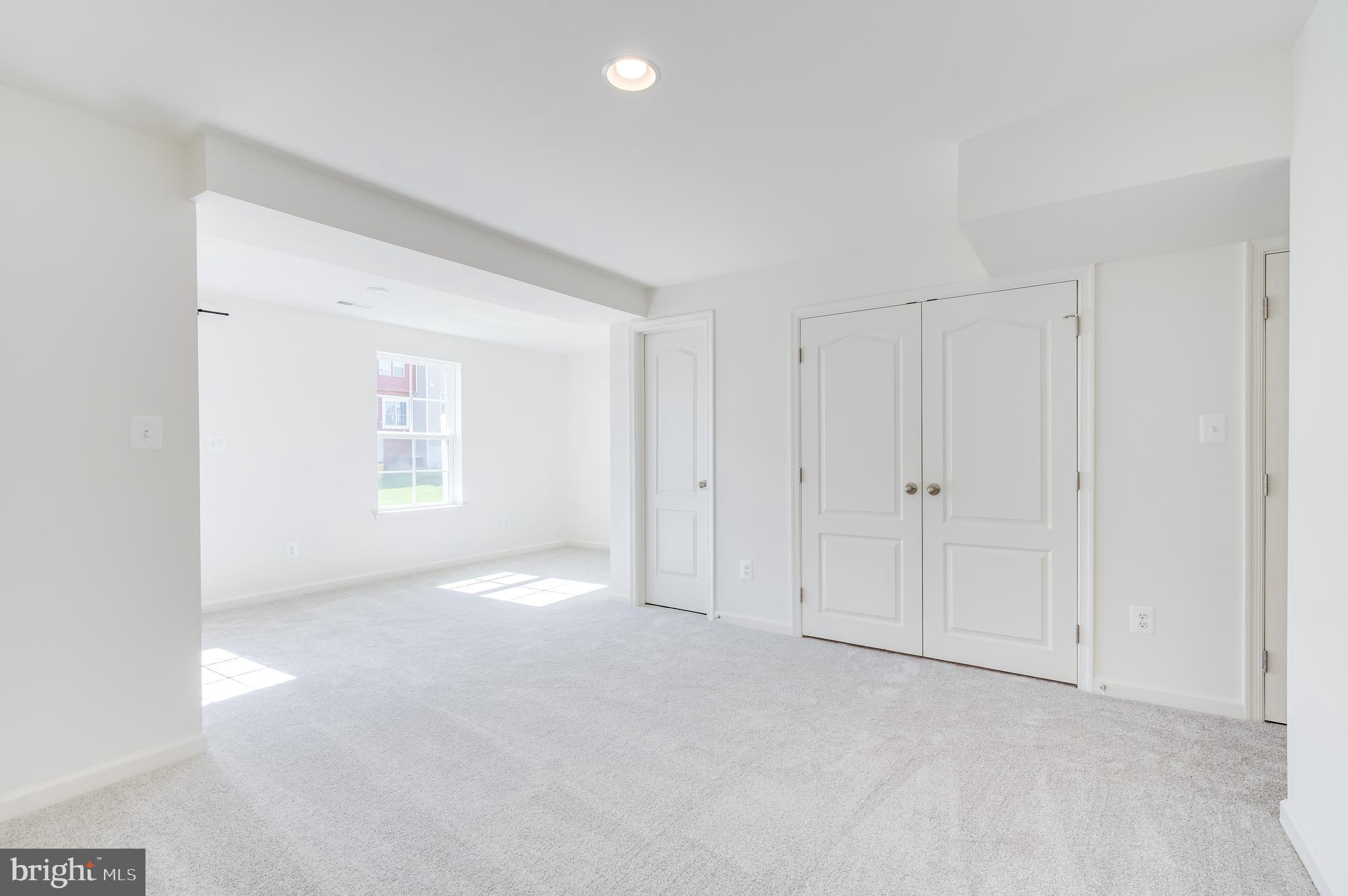 OVERLOOK AT RIVERSIDE TOWNHOMES - Residential Lease