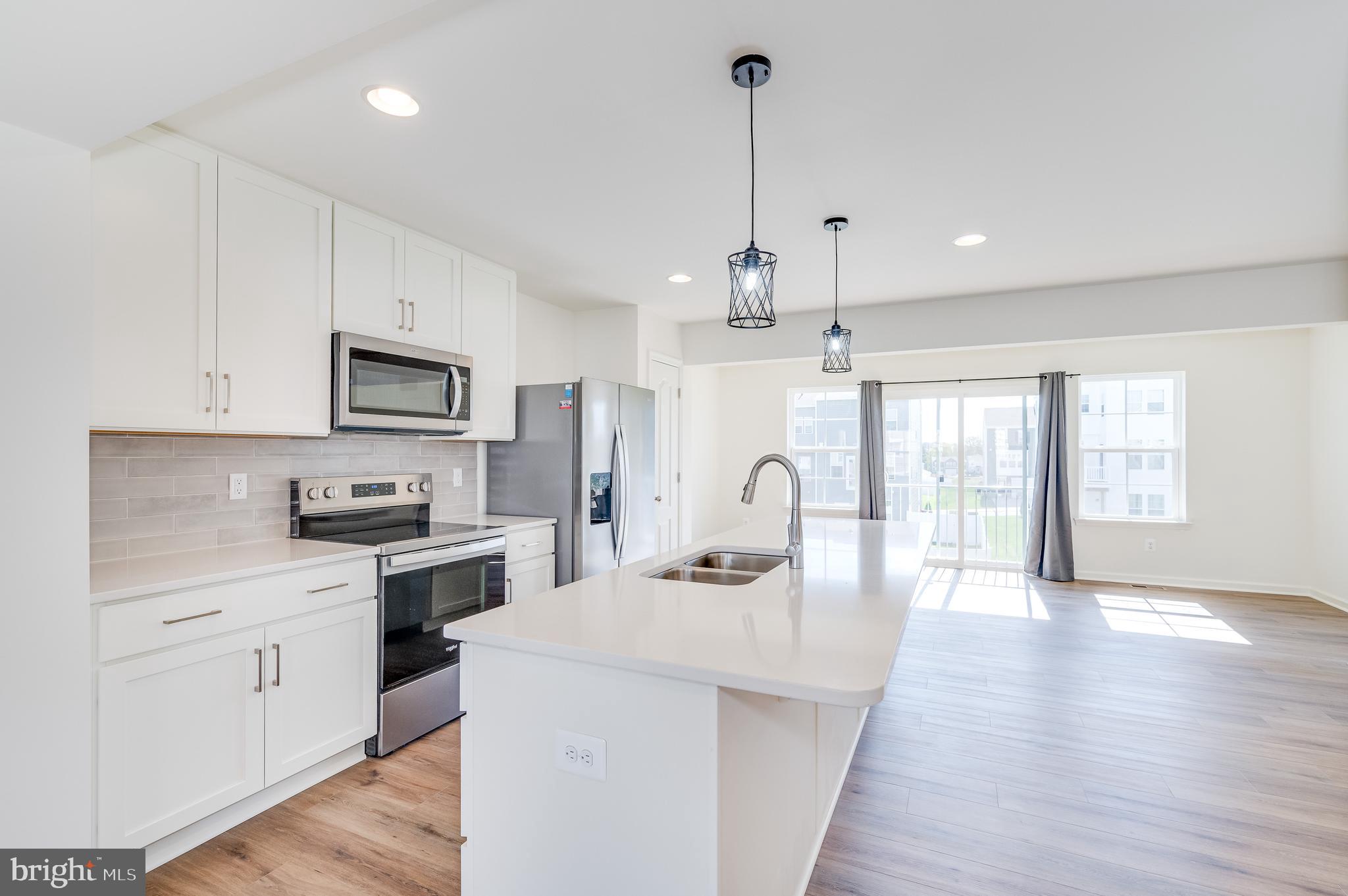 OVERLOOK AT RIVERSIDE TOWNHOMES - Residential Lease