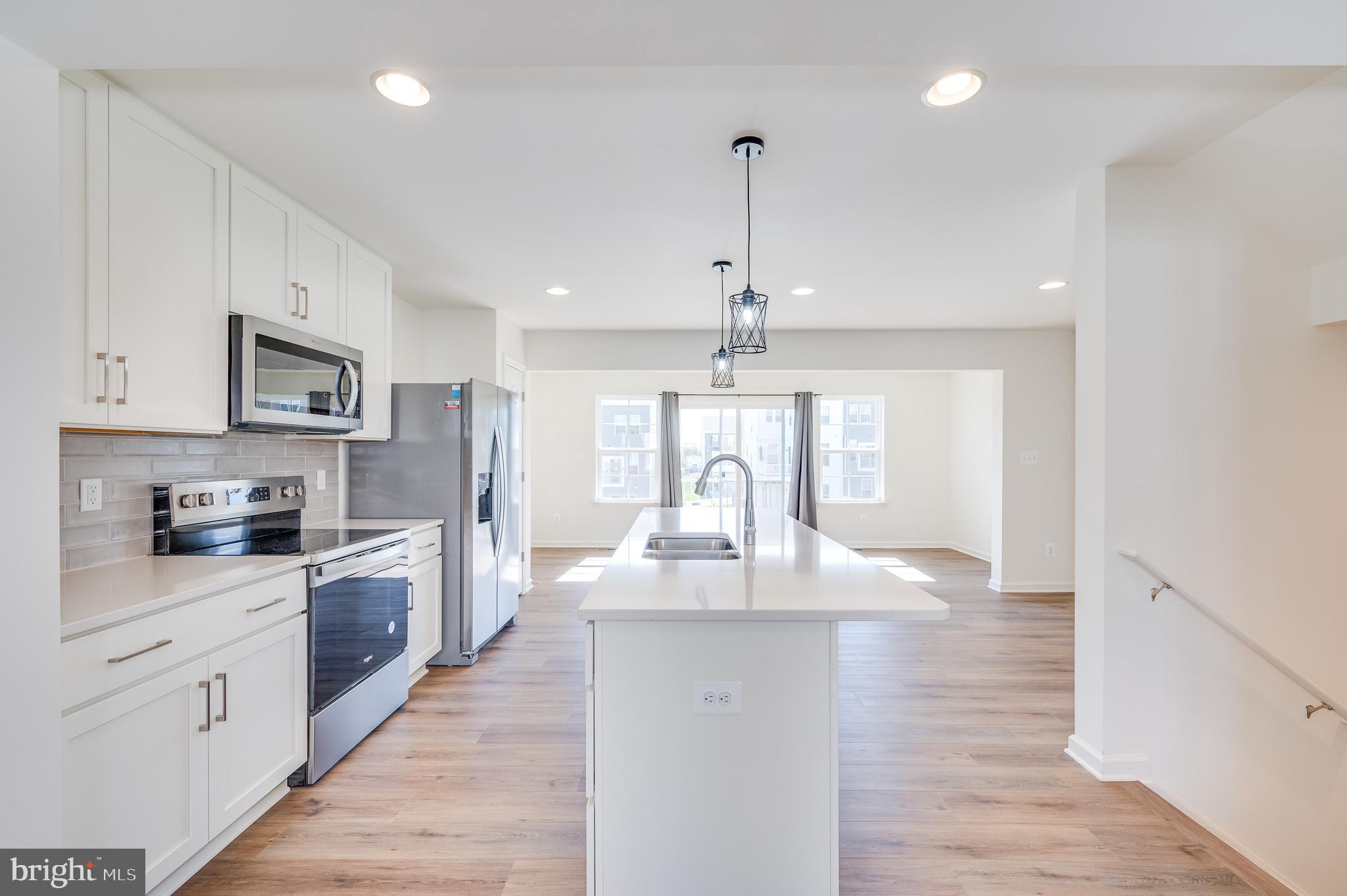 OVERLOOK AT RIVERSIDE TOWNHOMES - Residential Lease