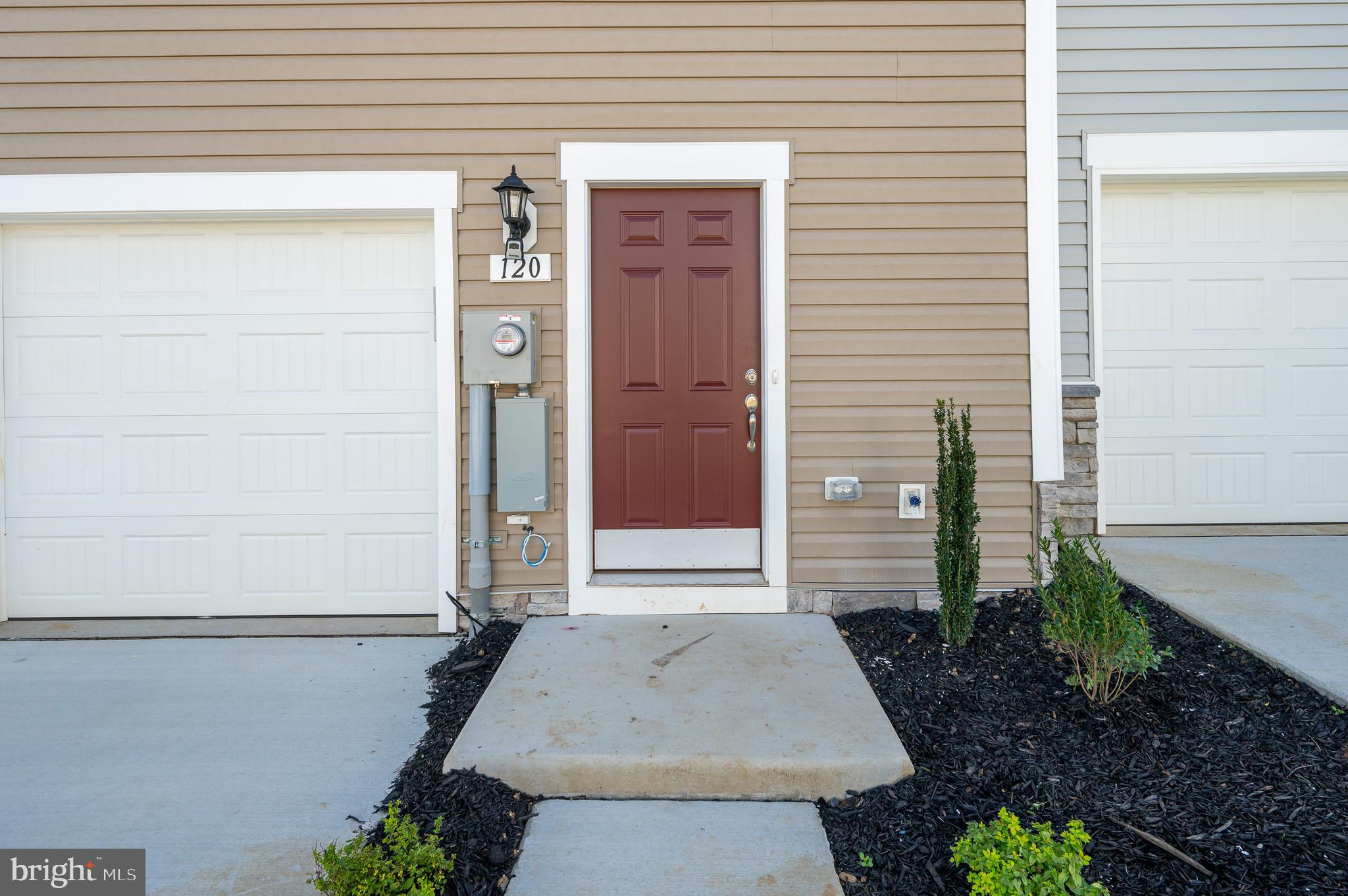 OVERLOOK AT RIVERSIDE TOWNHOMES - Residential Lease