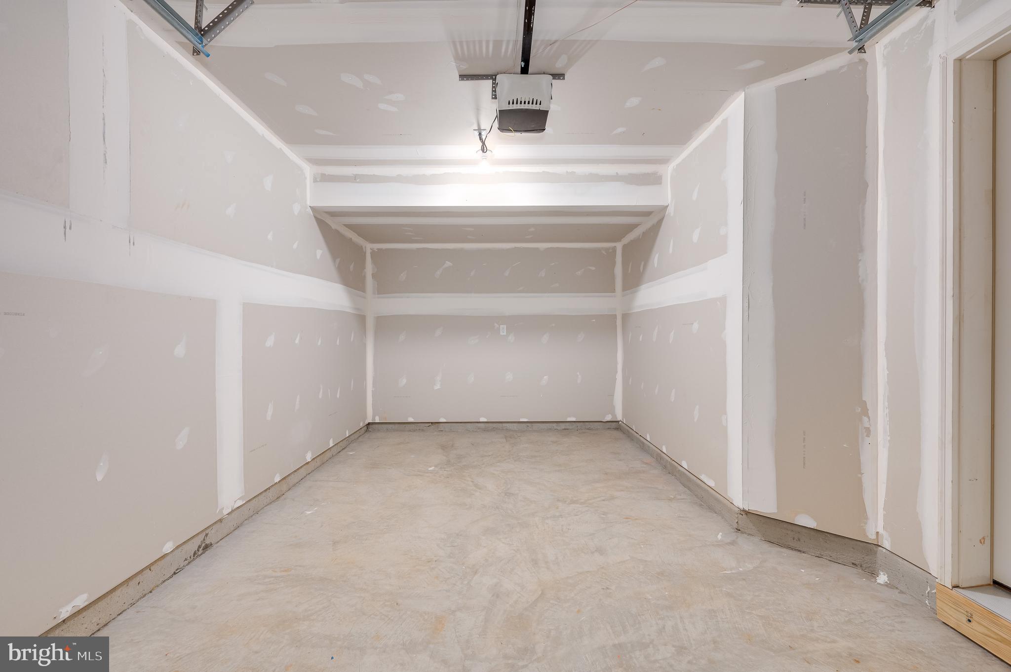 OVERLOOK AT RIVERSIDE TOWNHOMES - Residential Lease