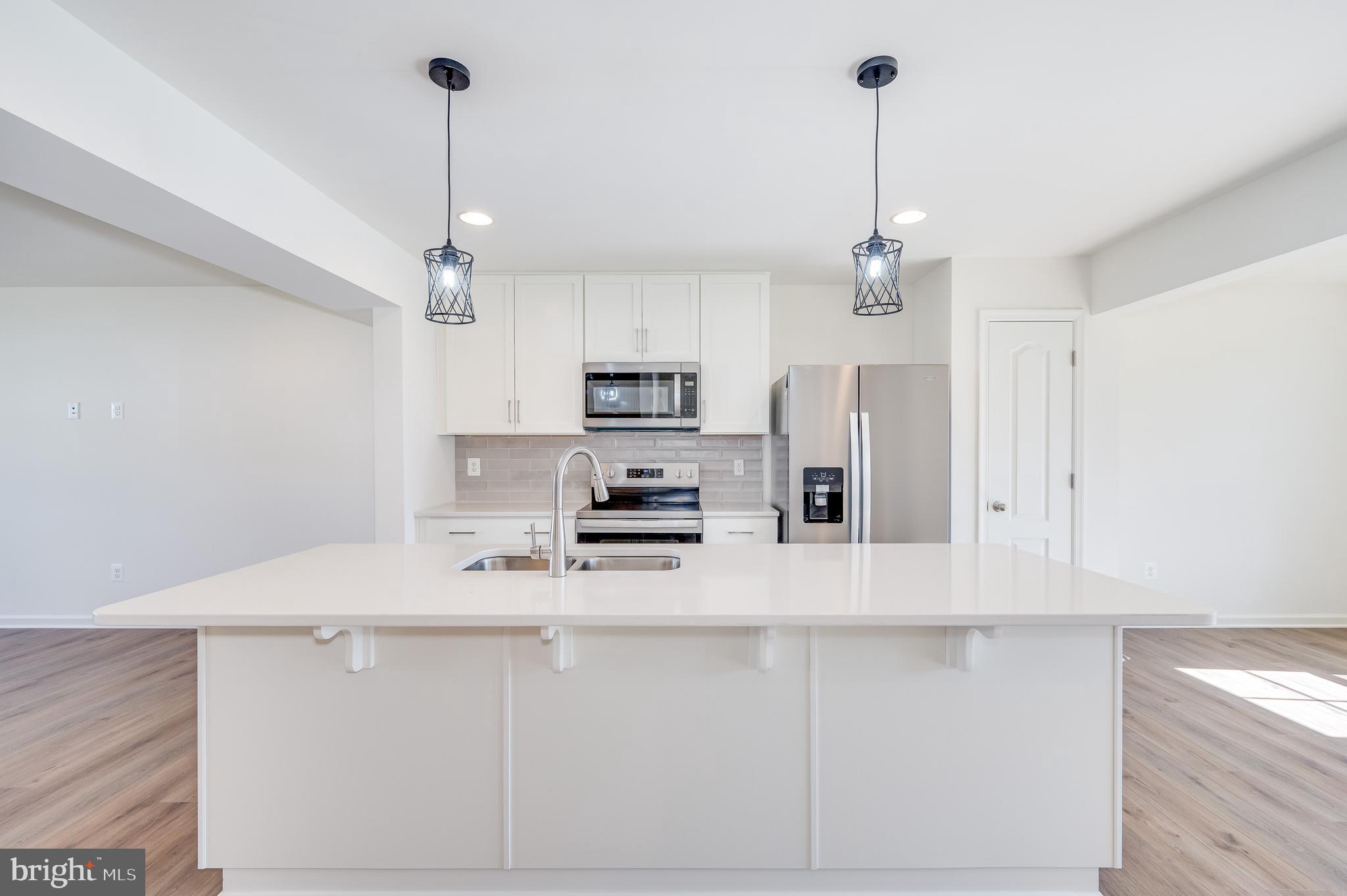 OVERLOOK AT RIVERSIDE TOWNHOMES - Residential Lease