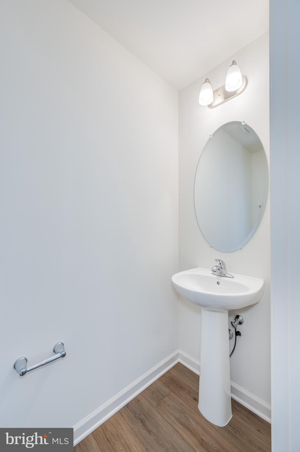 OVERLOOK AT RIVERSIDE TOWNHOMES - Residential Lease