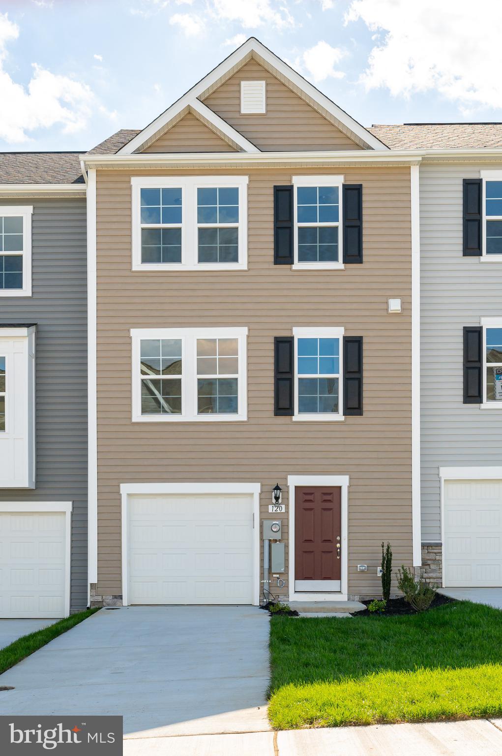 OVERLOOK AT RIVERSIDE TOWNHOMES - Residential Lease