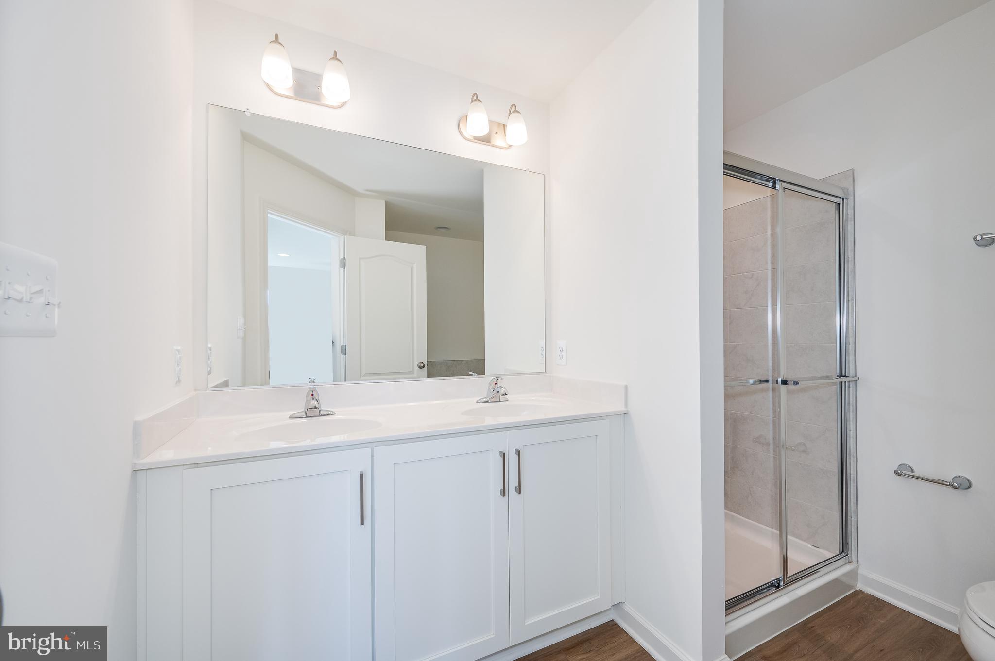 OVERLOOK AT RIVERSIDE TOWNHOMES - Residential Lease