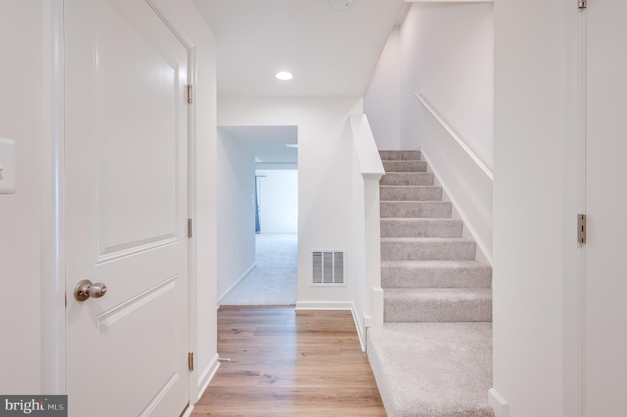 OVERLOOK AT RIVERSIDE TOWNHOMES - Residential Lease