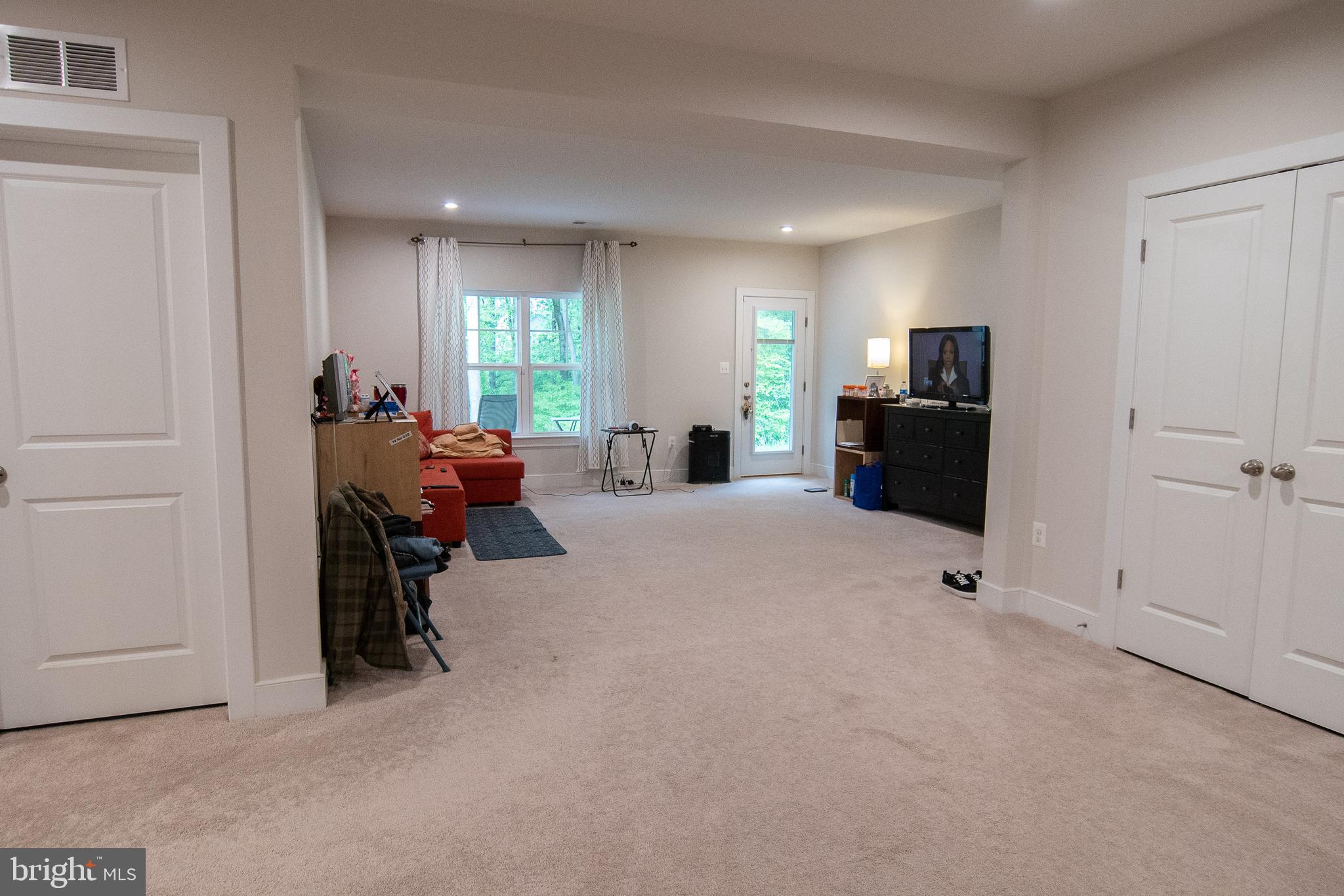 POTOMAC SHORES - Residential Lease