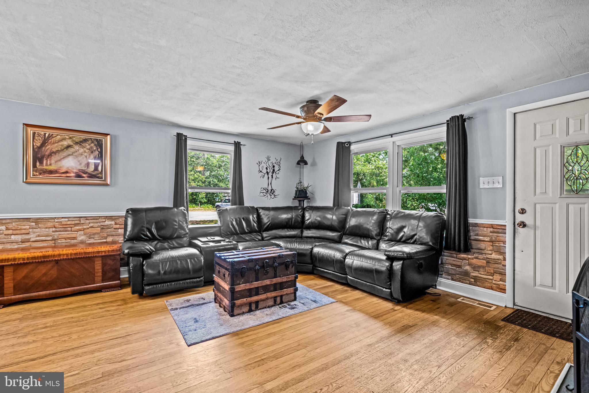 5902 COLONY DRIVE