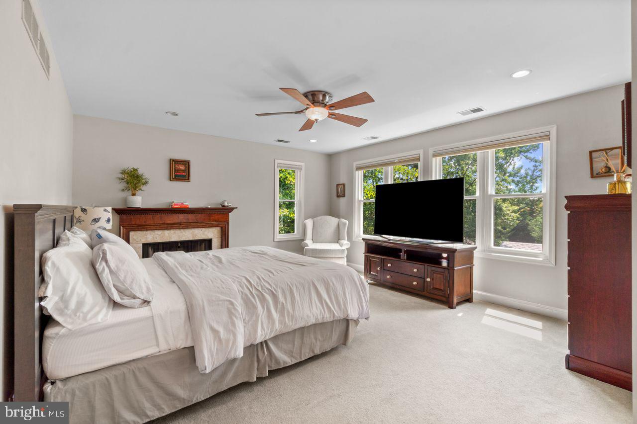 ARUNDEL ON THE BAY - Residential
