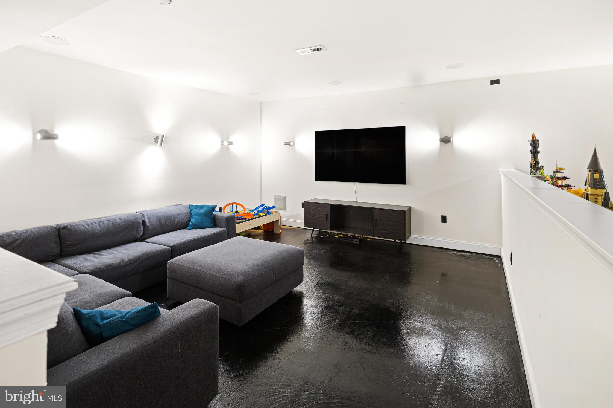 POWELTON VILLAGE - Residential