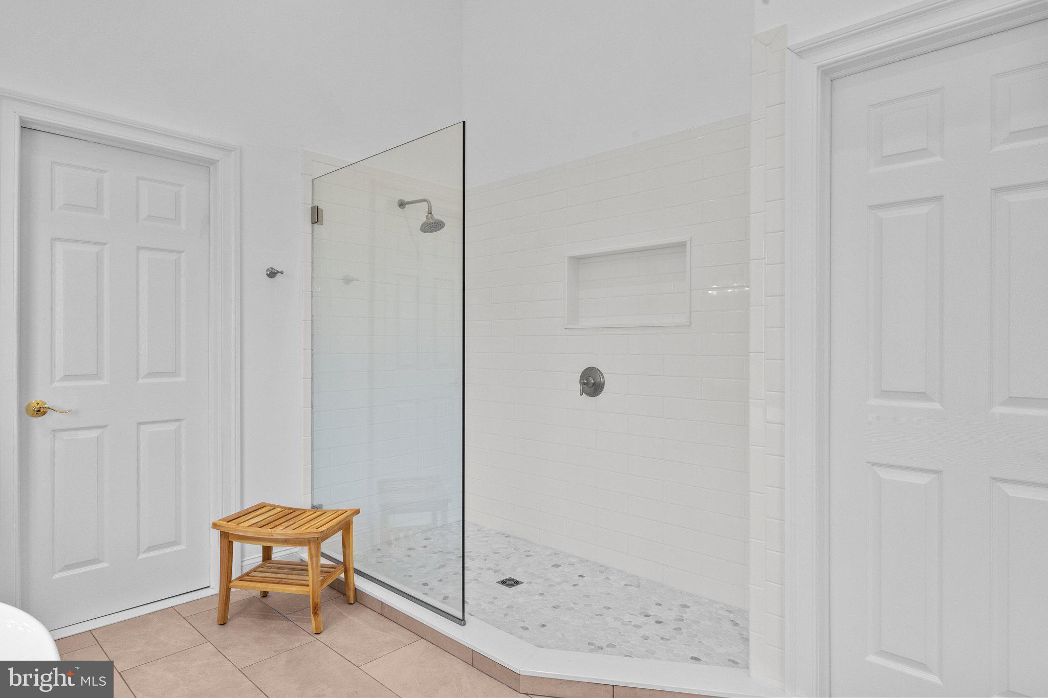 NEW HOPE HILLS - Residential