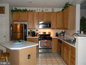 VISTA GARDENS - Residential Lease