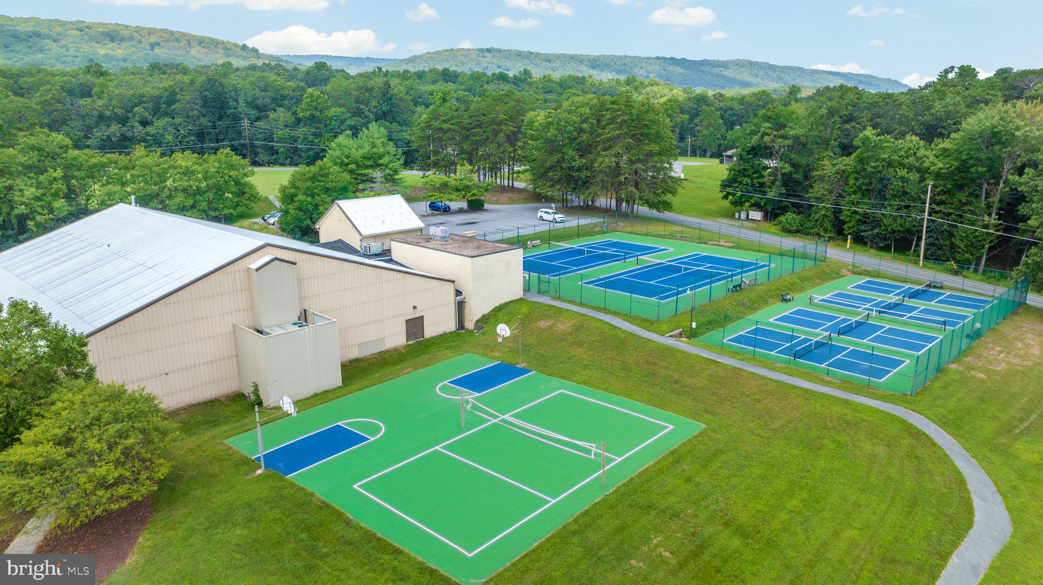 THE WOODS - Residential