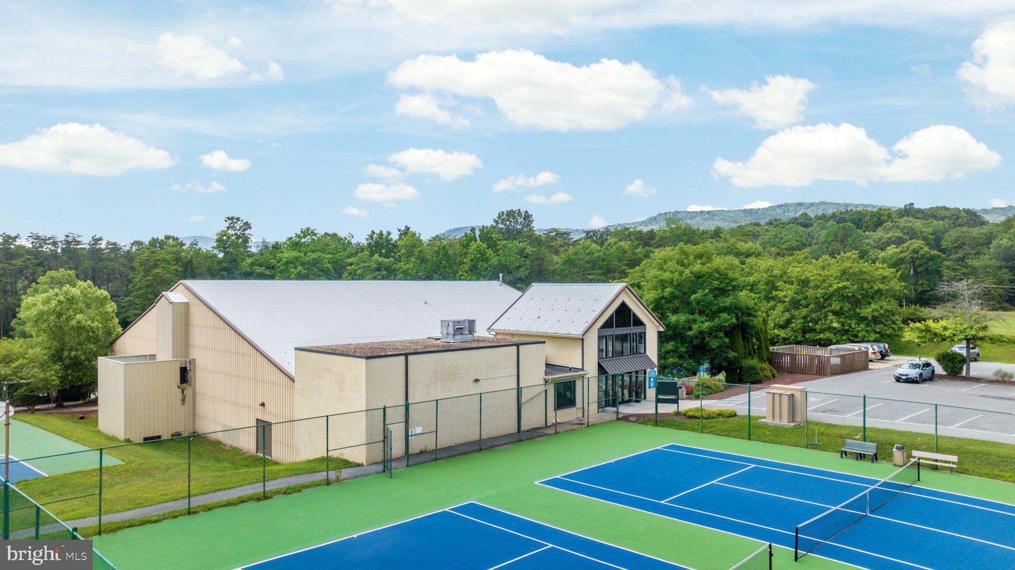 THE WOODS - Residential