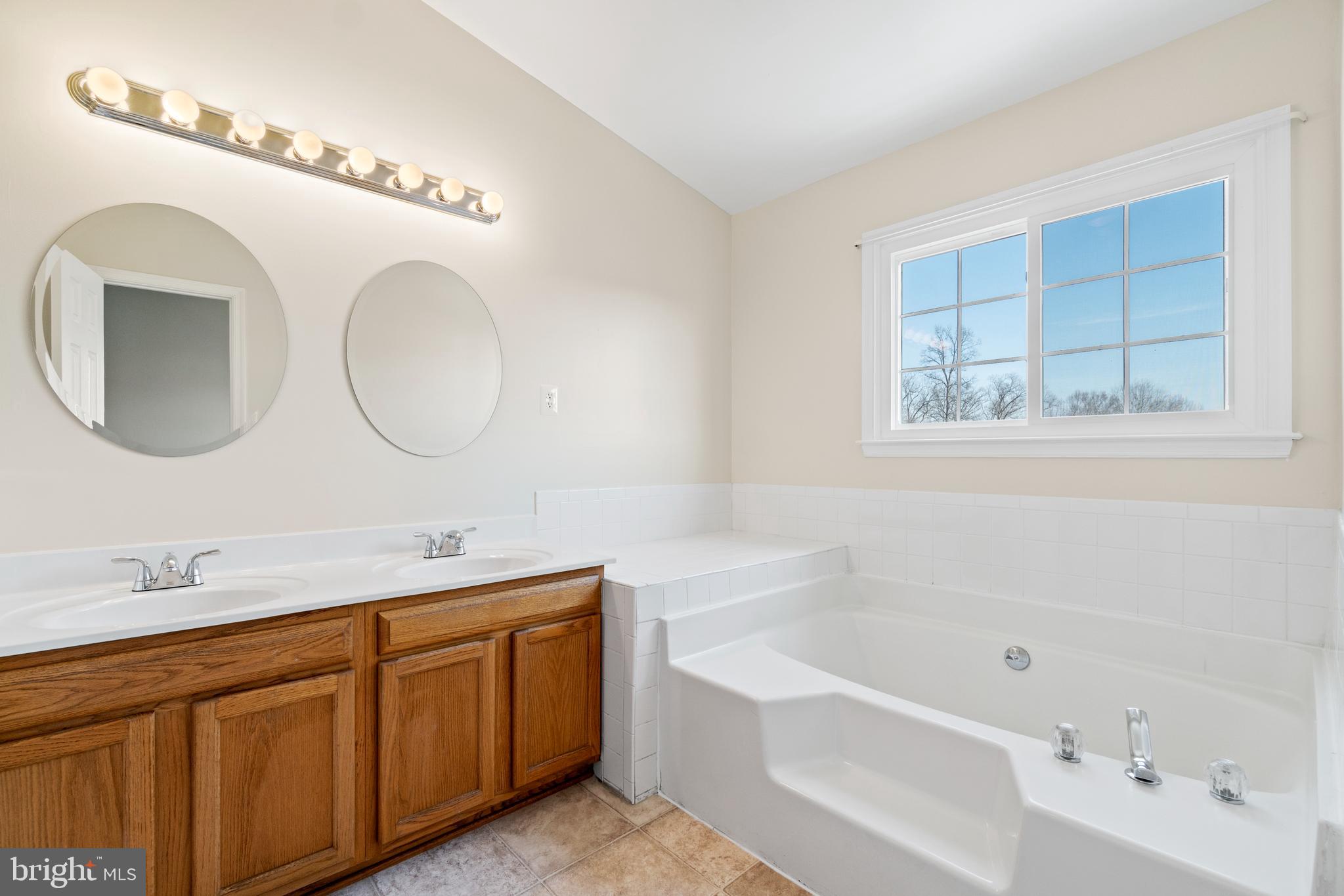 TOWNES OF ASHLEIGH - Residential