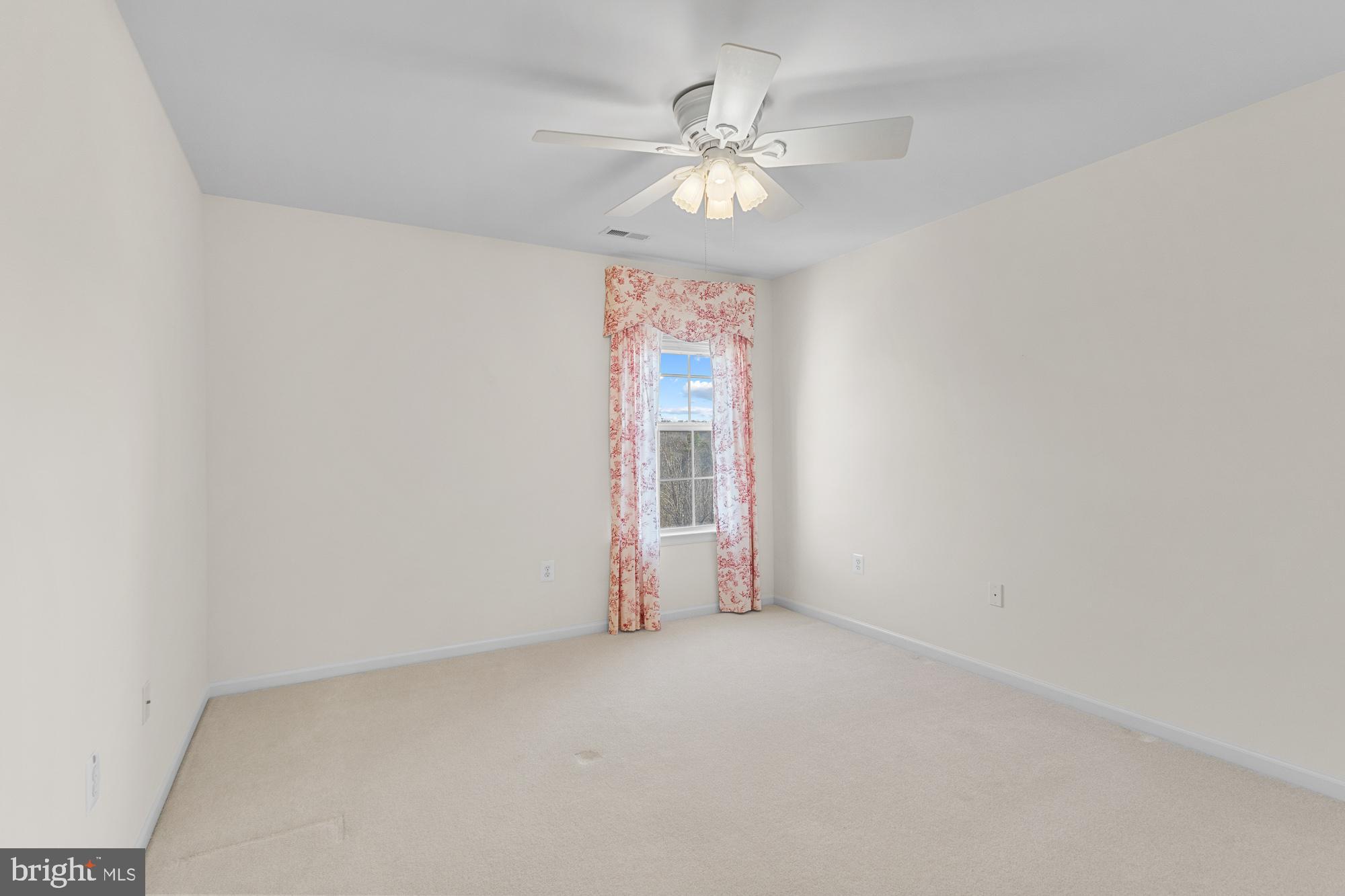 LEE'S CROSSING - Residential