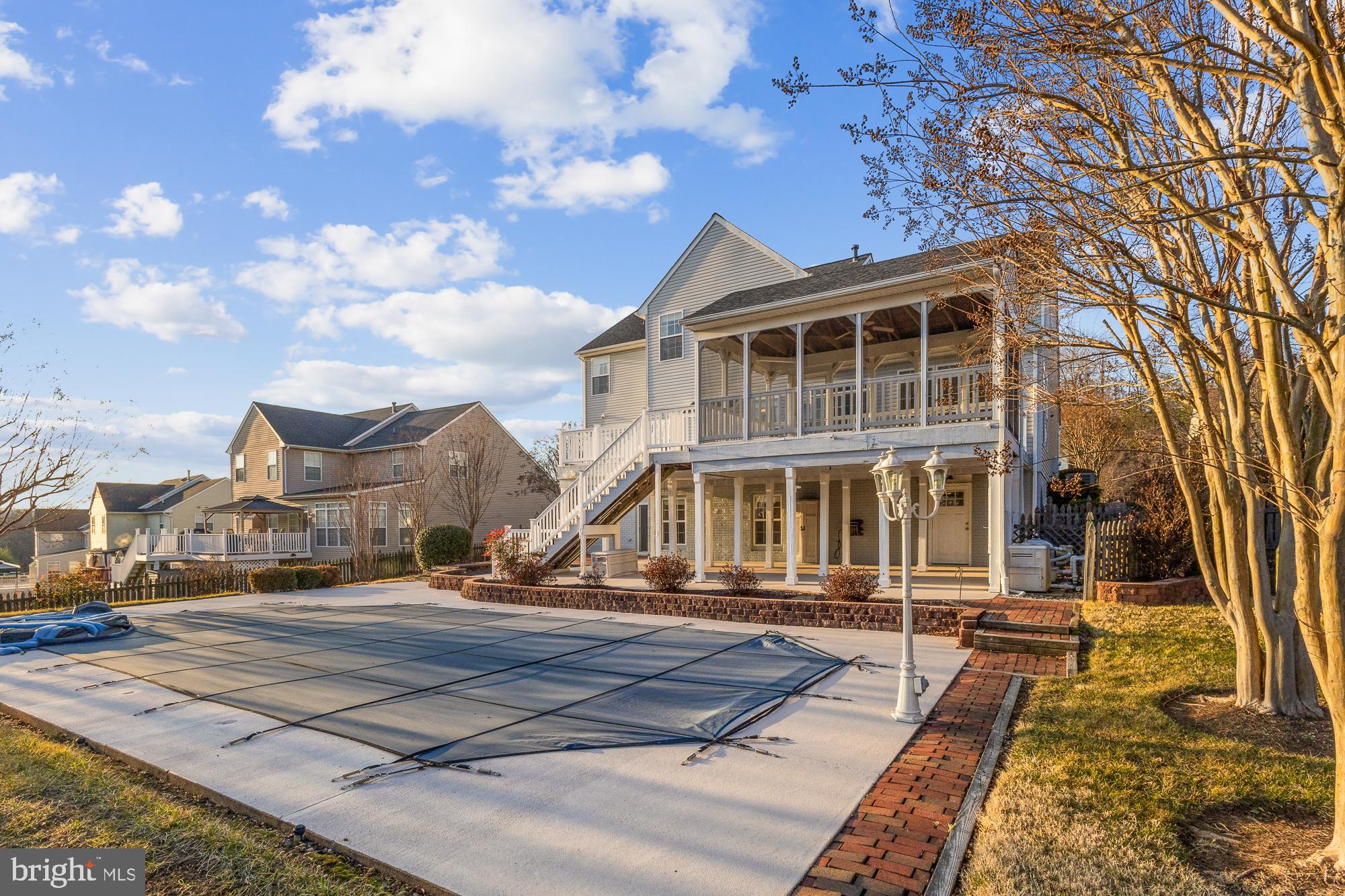 LEE'S CROSSING - Residential