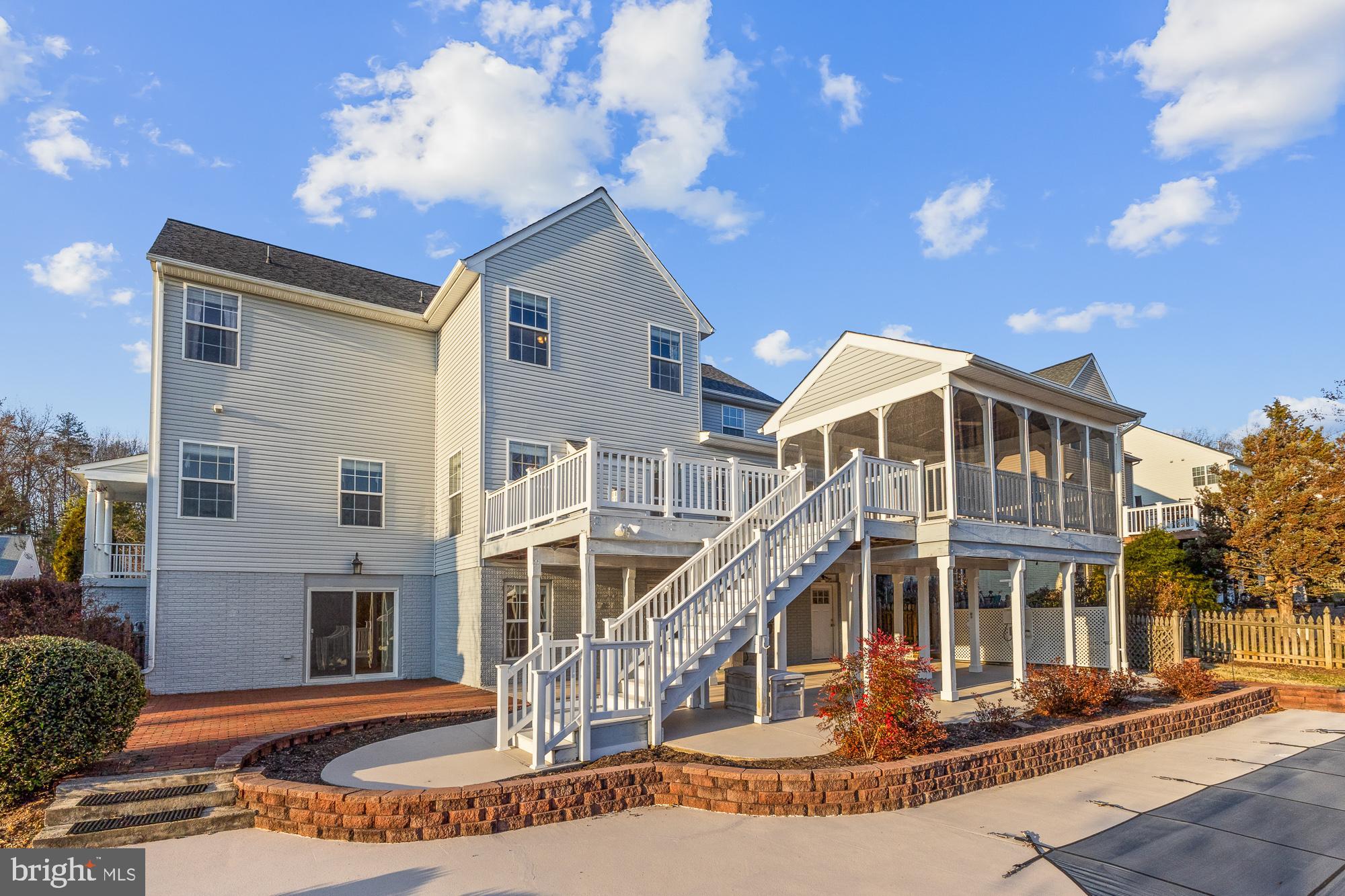 LEE'S CROSSING - Residential