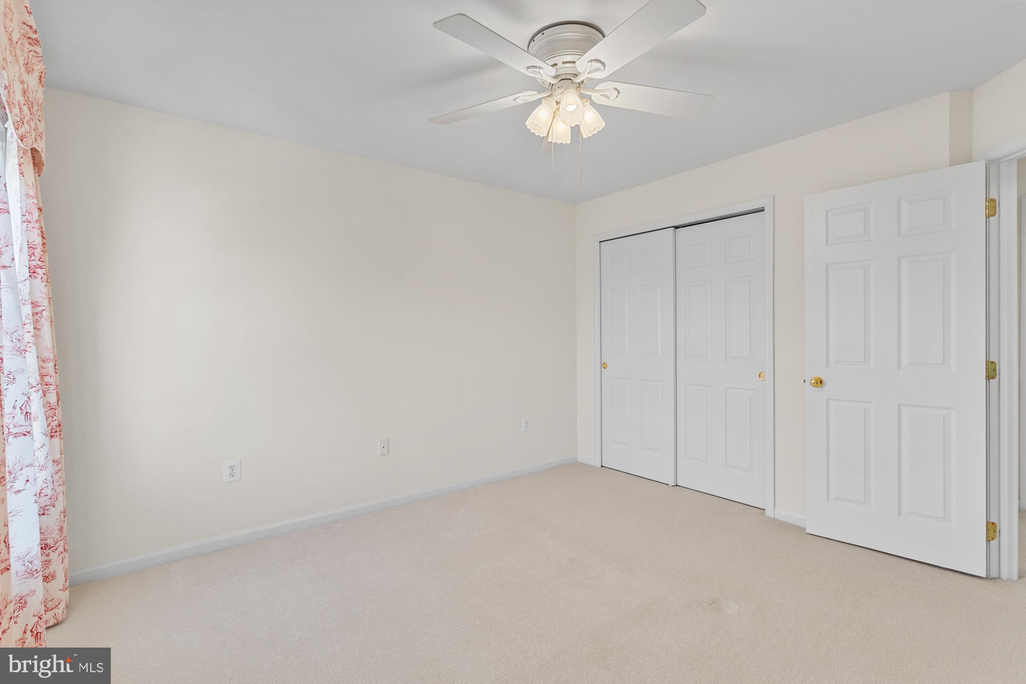 LEE'S CROSSING - Residential