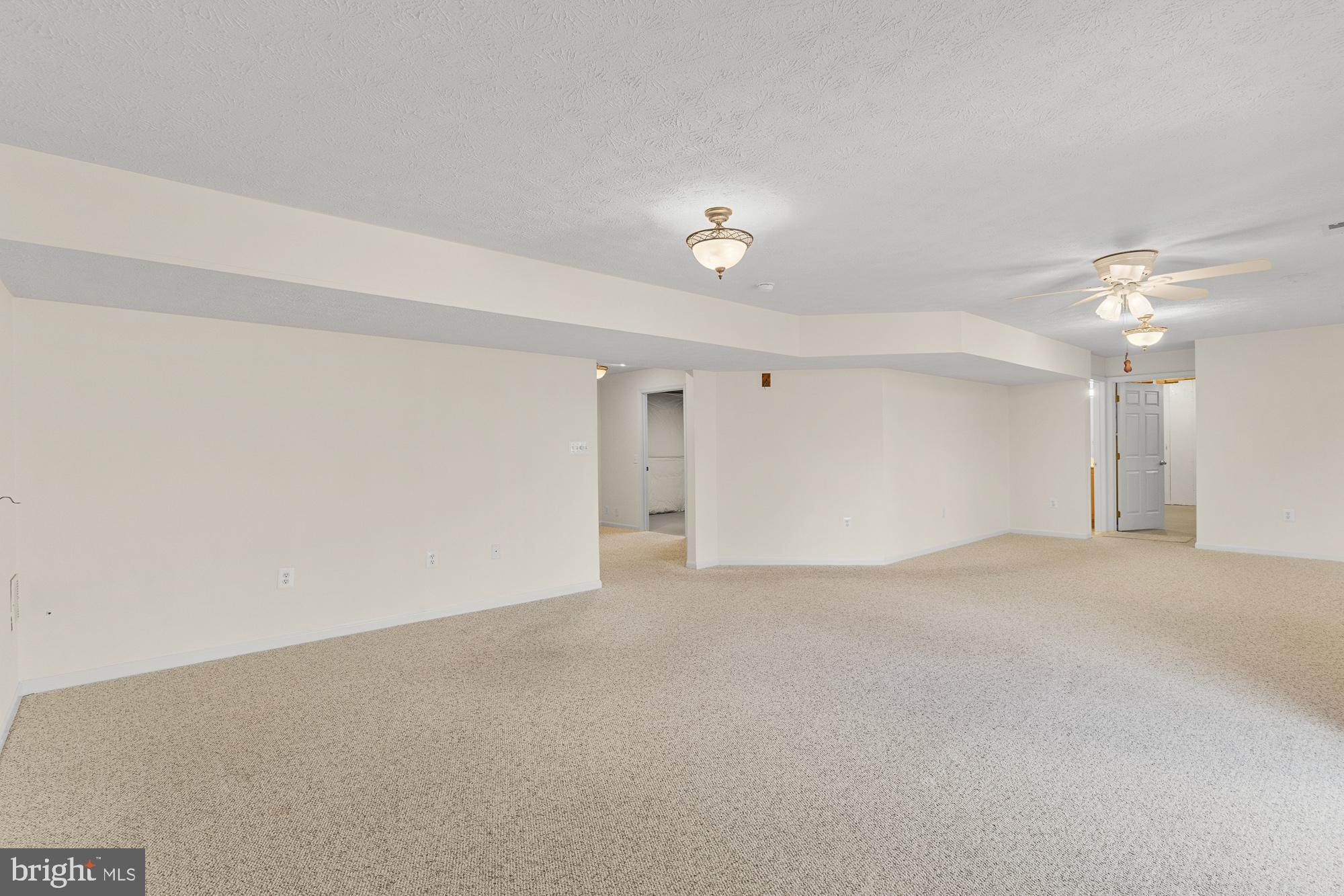 LEE'S CROSSING - Residential