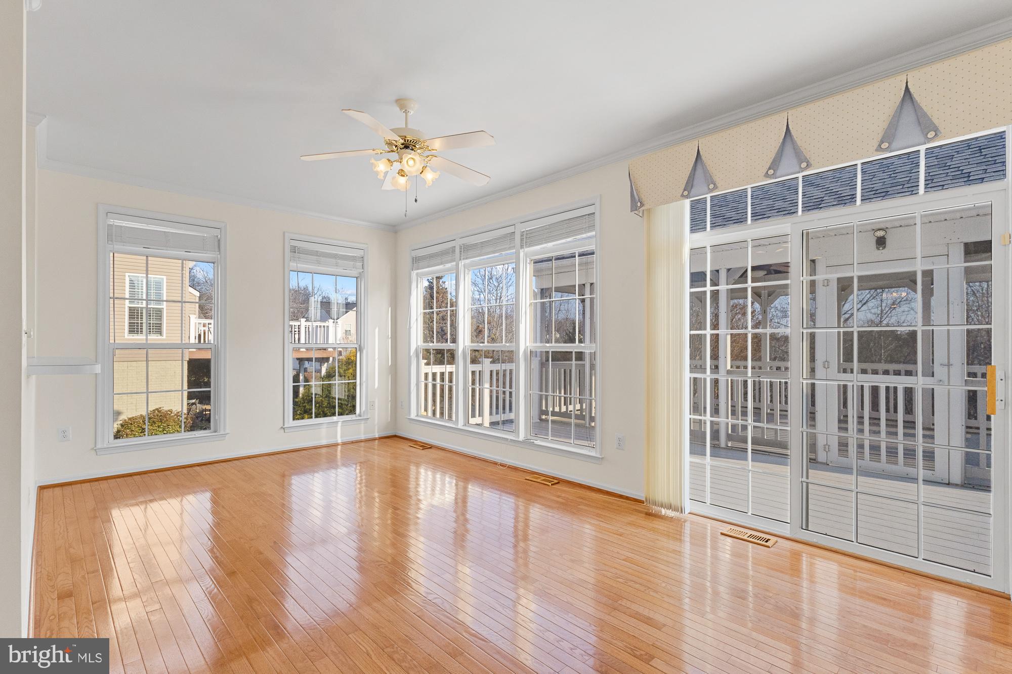 LEE'S CROSSING - Residential