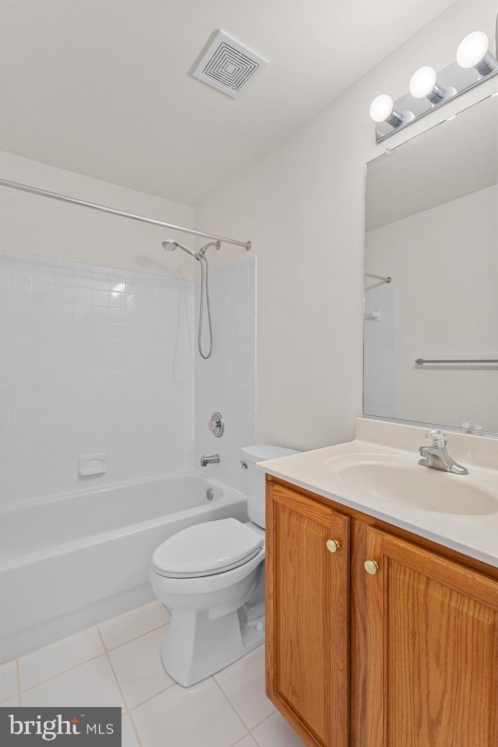 LEE'S CROSSING - Residential