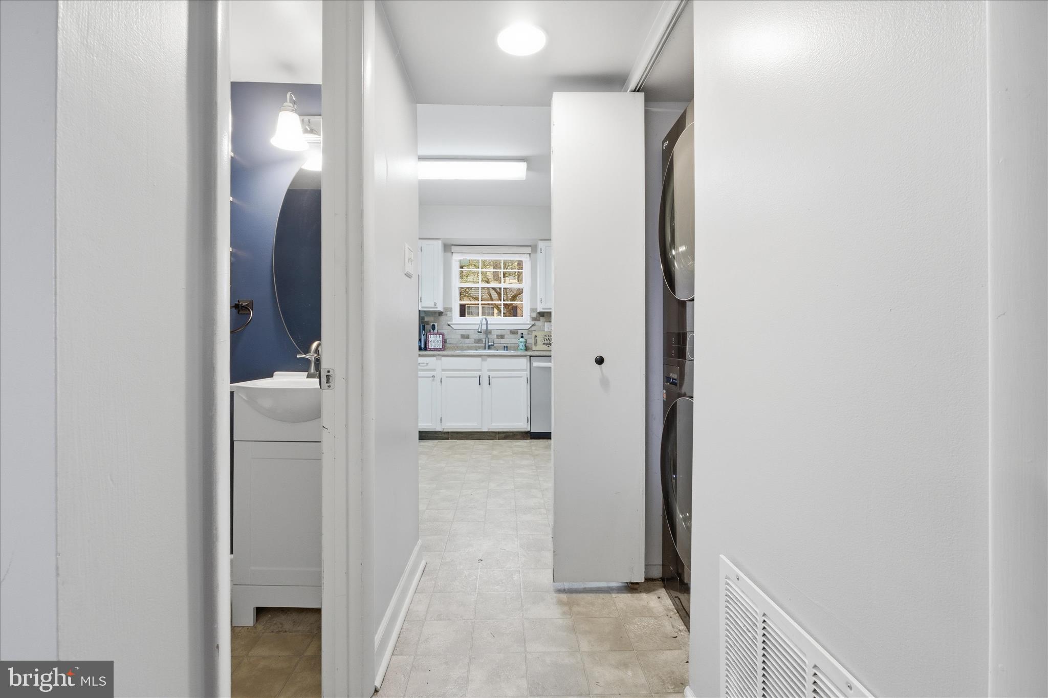 MOUNTAIN VILLAGE - Residential