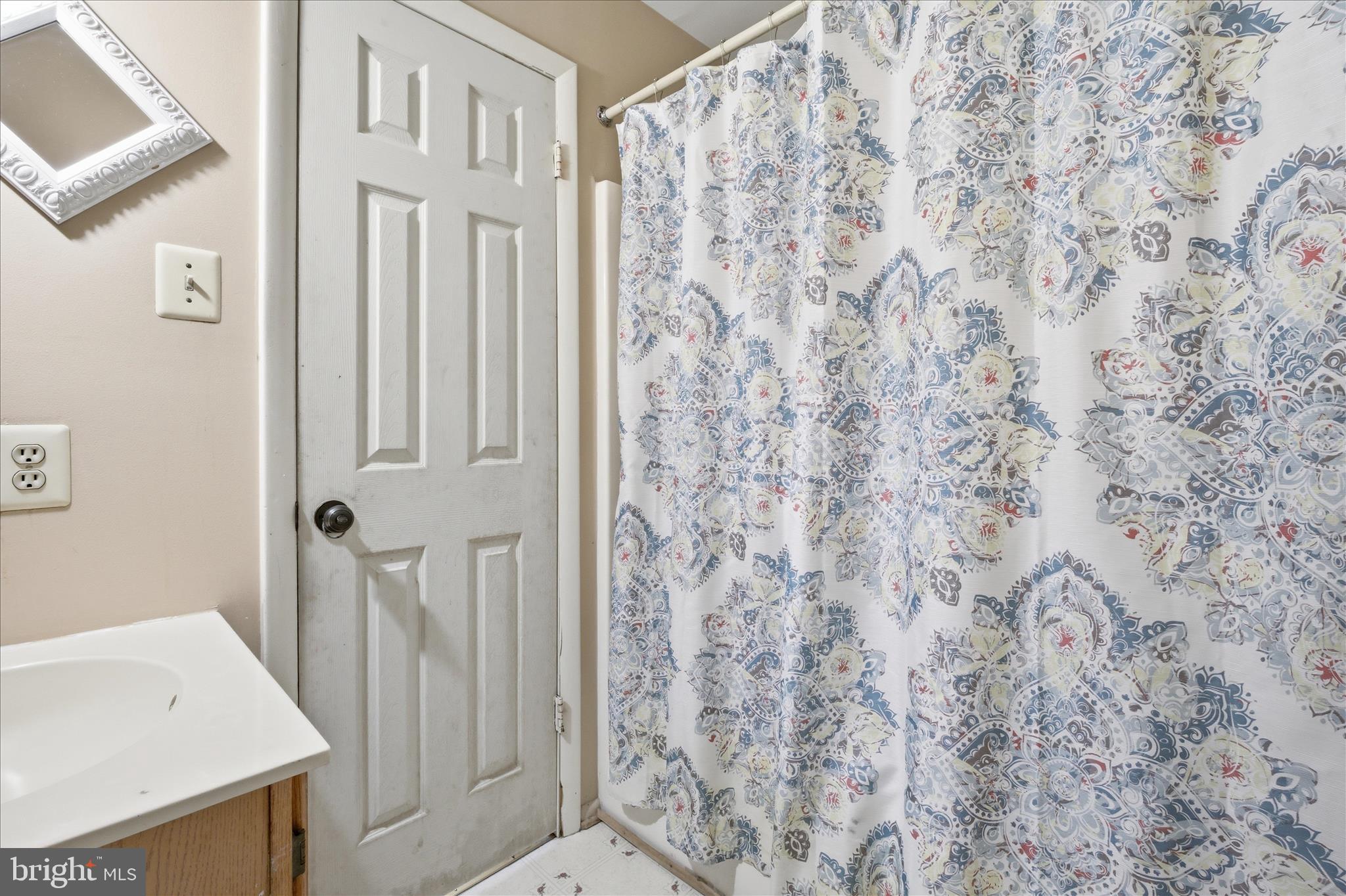 MOUNTAIN VILLAGE - Residential